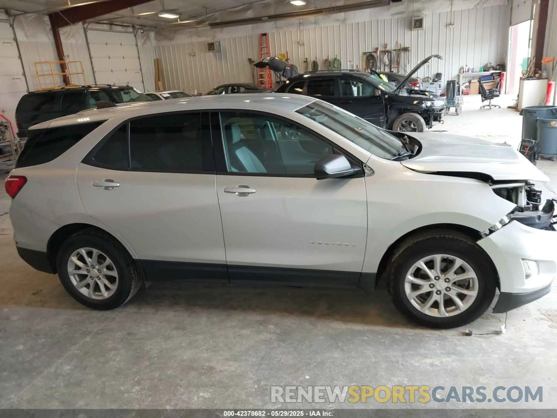 13 Photograph of a damaged car 3GNAXSEV8KS543356 CHEVROLET EQUINOX 2019