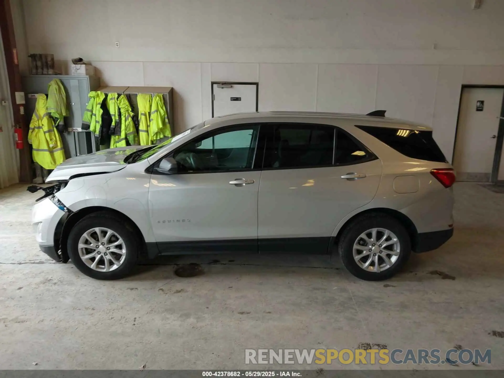 14 Photograph of a damaged car 3GNAXSEV8KS543356 CHEVROLET EQUINOX 2019