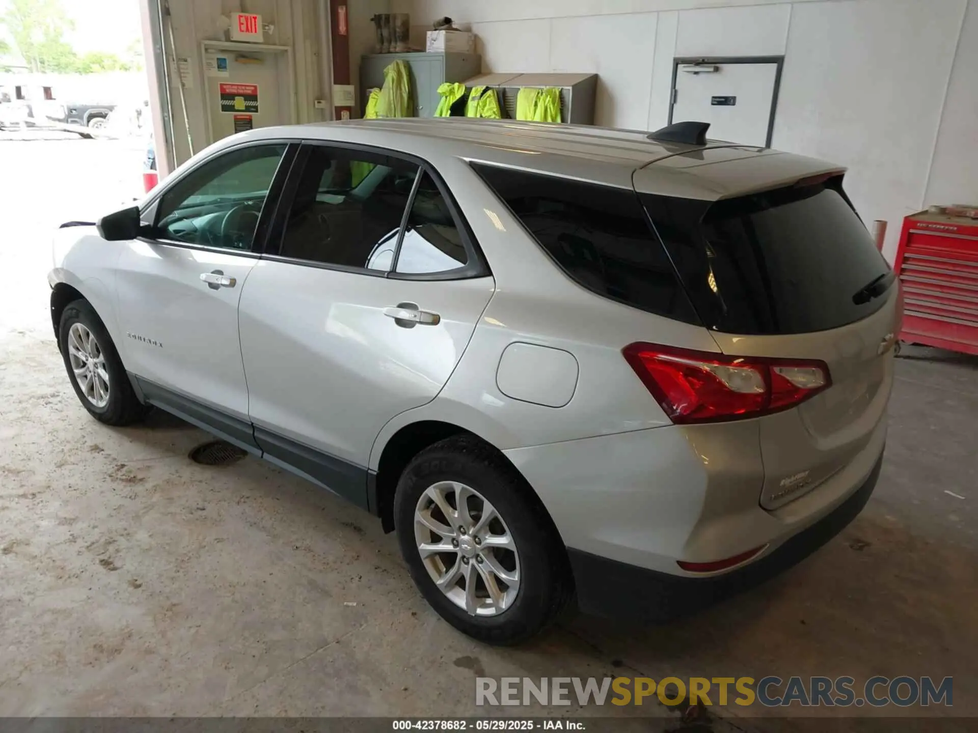 3 Photograph of a damaged car 3GNAXSEV8KS543356 CHEVROLET EQUINOX 2019