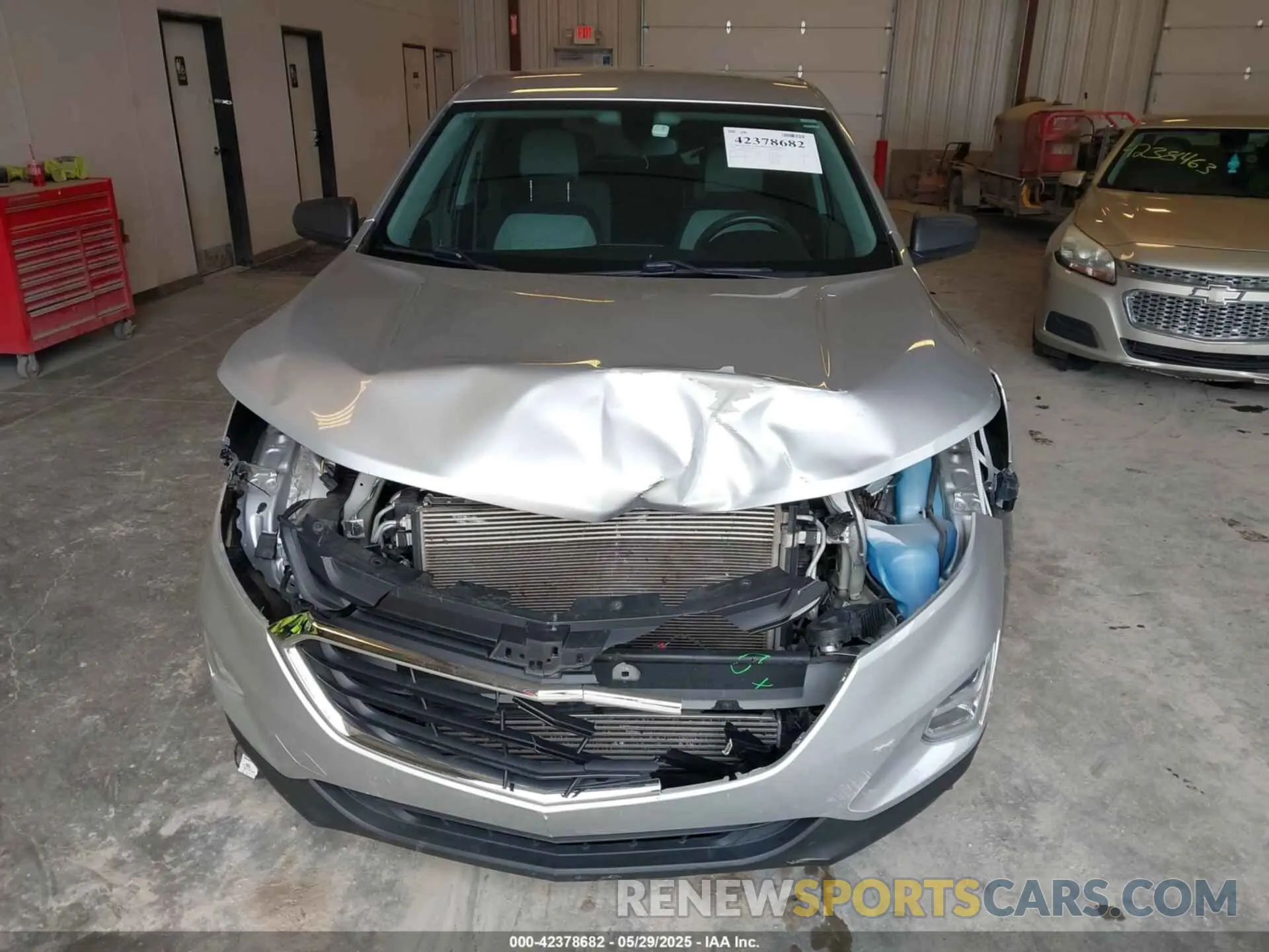 6 Photograph of a damaged car 3GNAXSEV8KS543356 CHEVROLET EQUINOX 2019