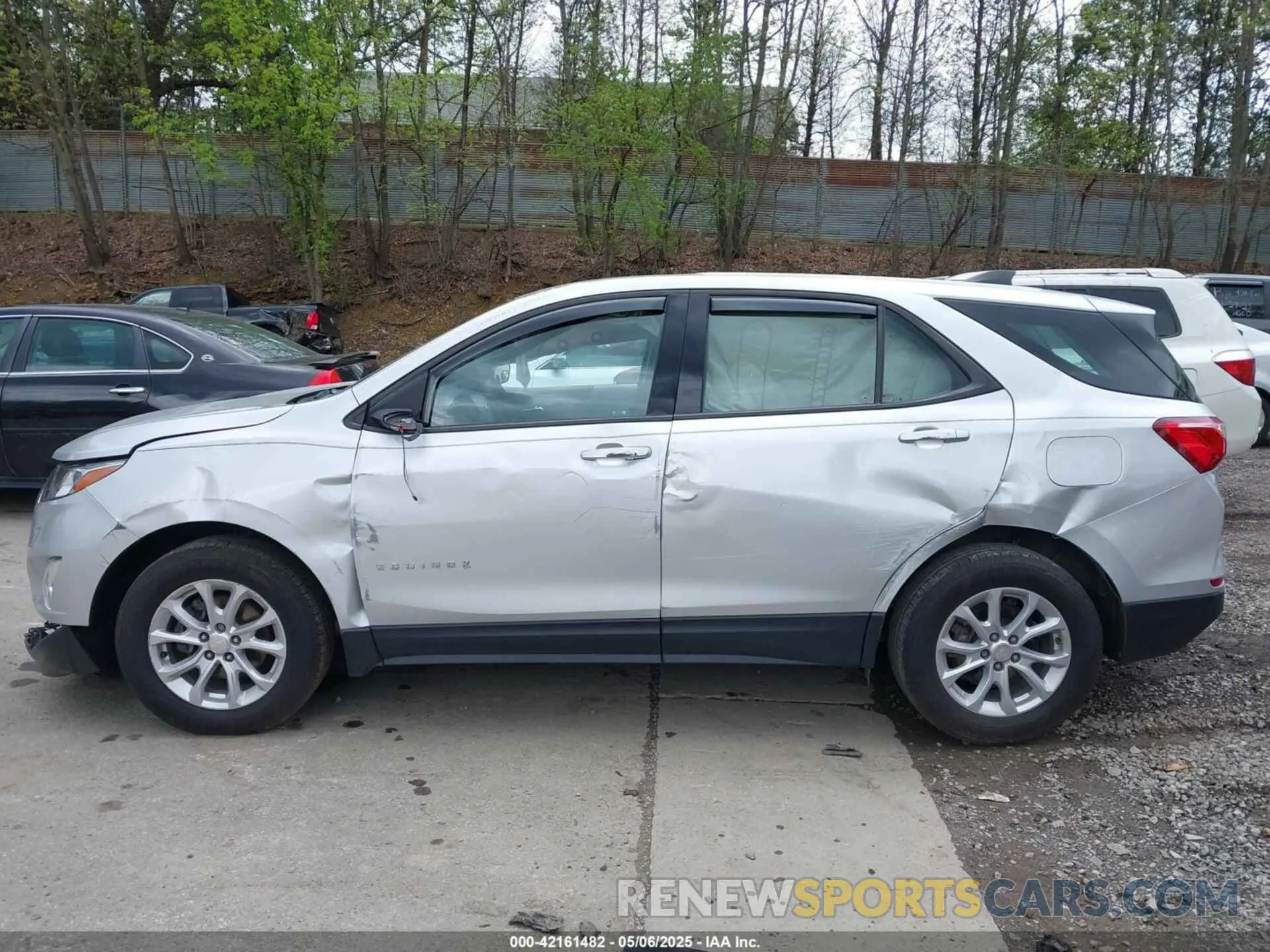 14 Photograph of a damaged car 3GNAXSEV8KS632733 CHEVROLET EQUINOX 2019