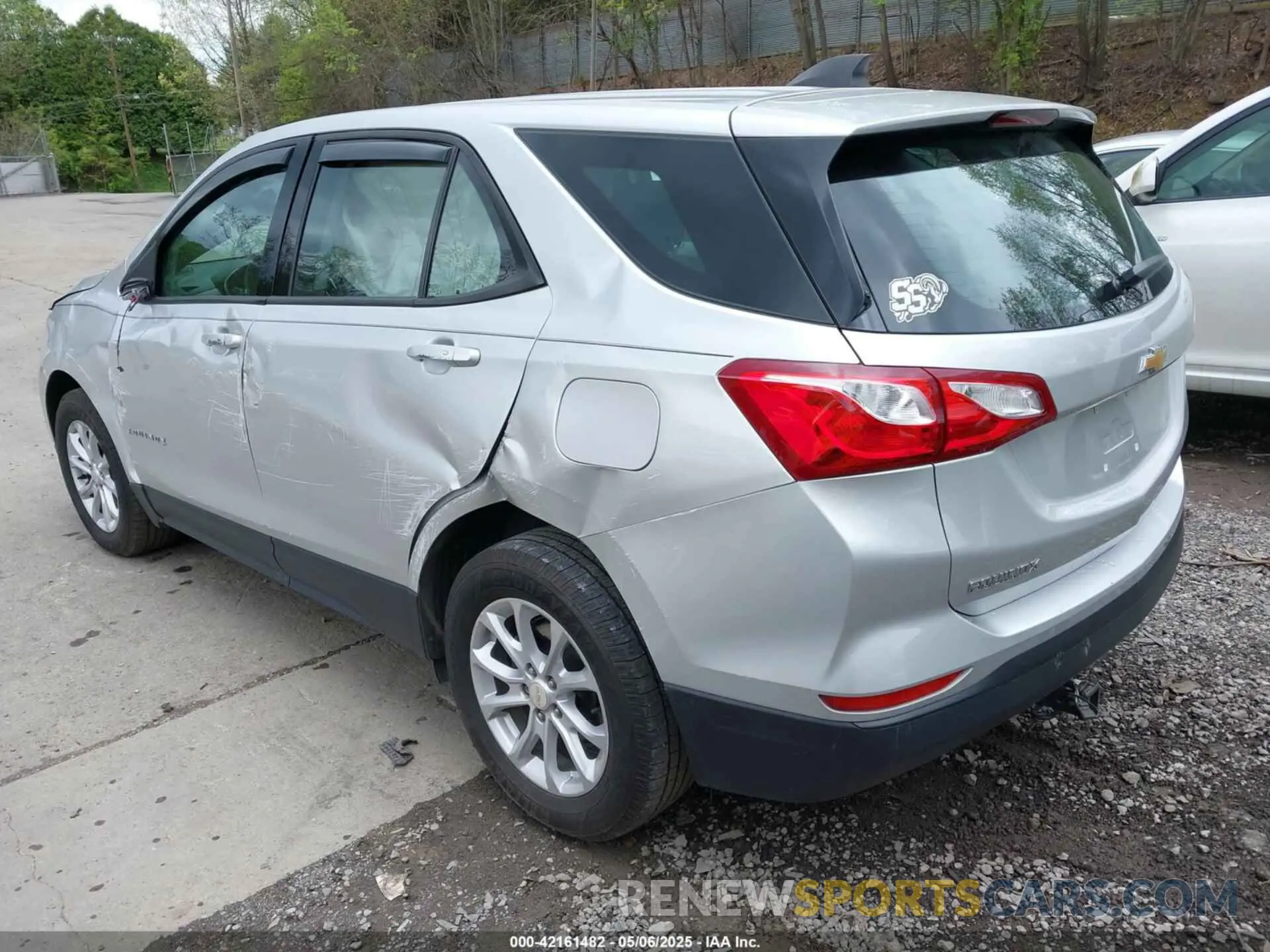 3 Photograph of a damaged car 3GNAXSEV8KS632733 CHEVROLET EQUINOX 2019