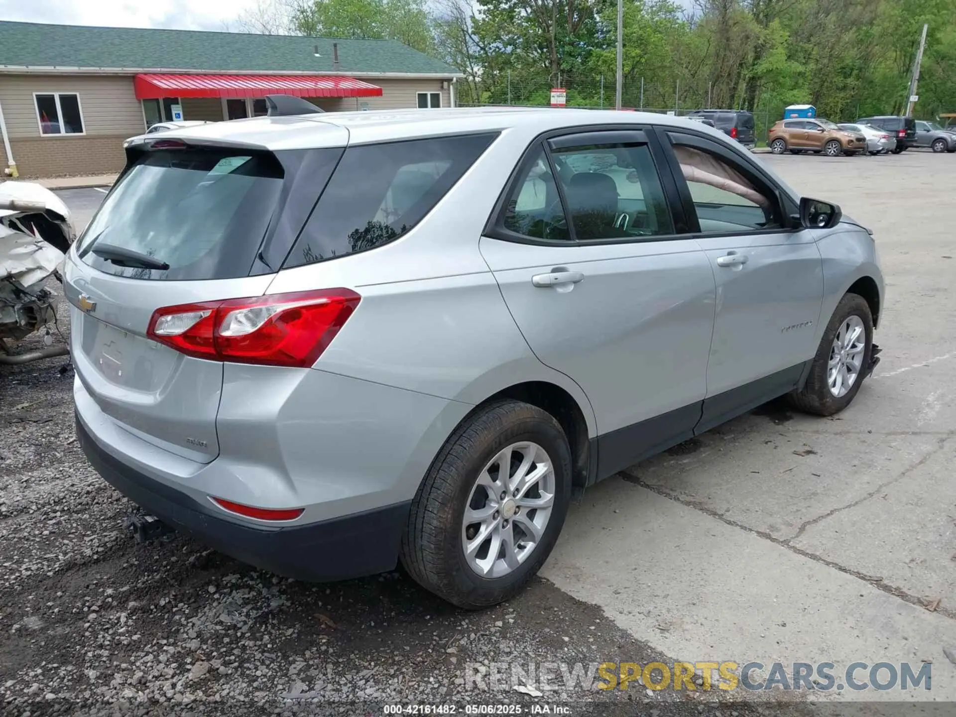 4 Photograph of a damaged car 3GNAXSEV8KS632733 CHEVROLET EQUINOX 2019