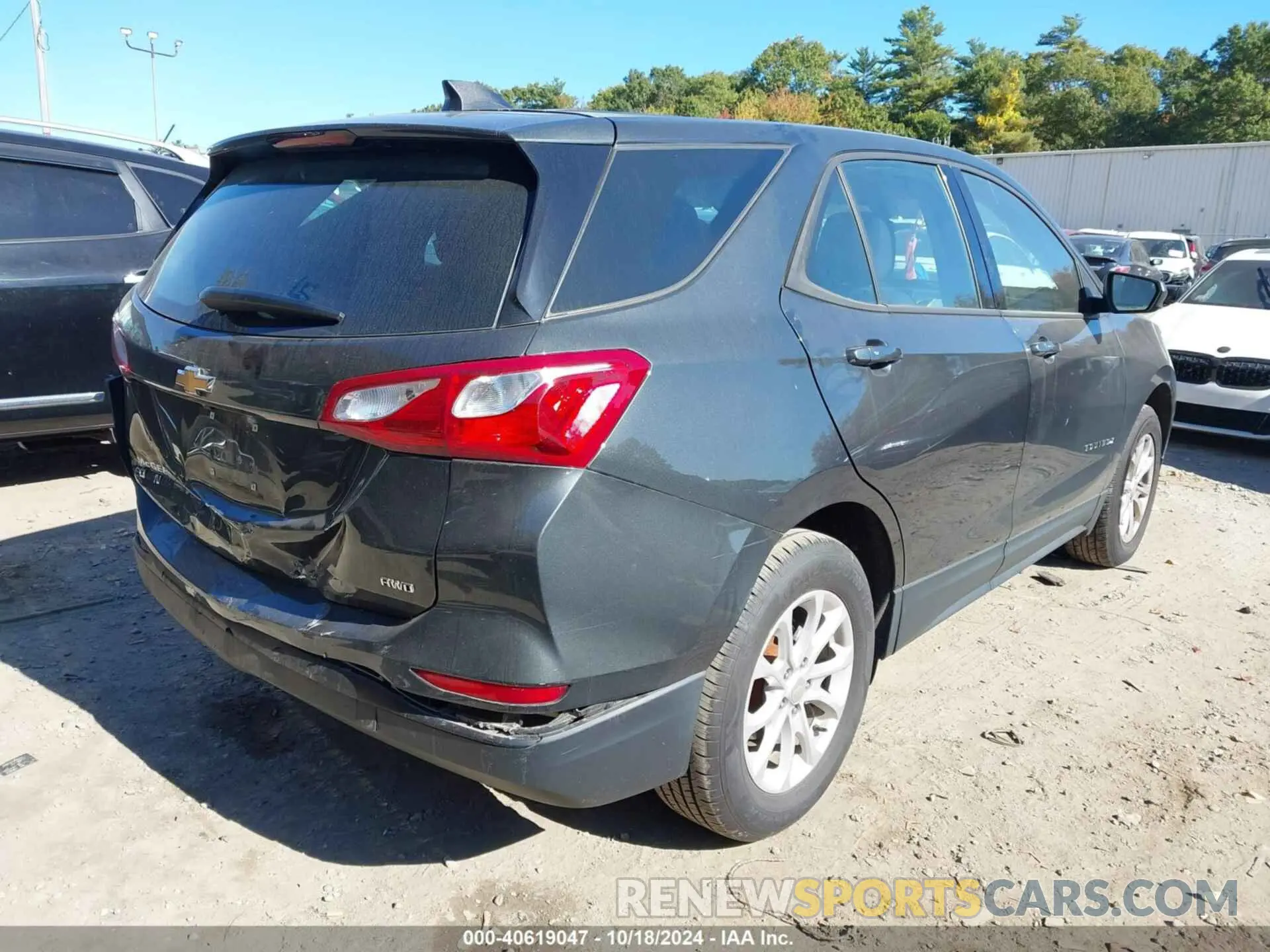4 Photograph of a damaged car 3GNAXSEV8KS660399 CHEVROLET EQUINOX 2019