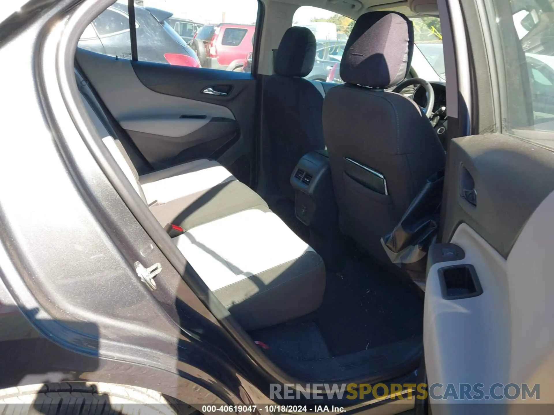 8 Photograph of a damaged car 3GNAXSEV8KS660399 CHEVROLET EQUINOX 2019