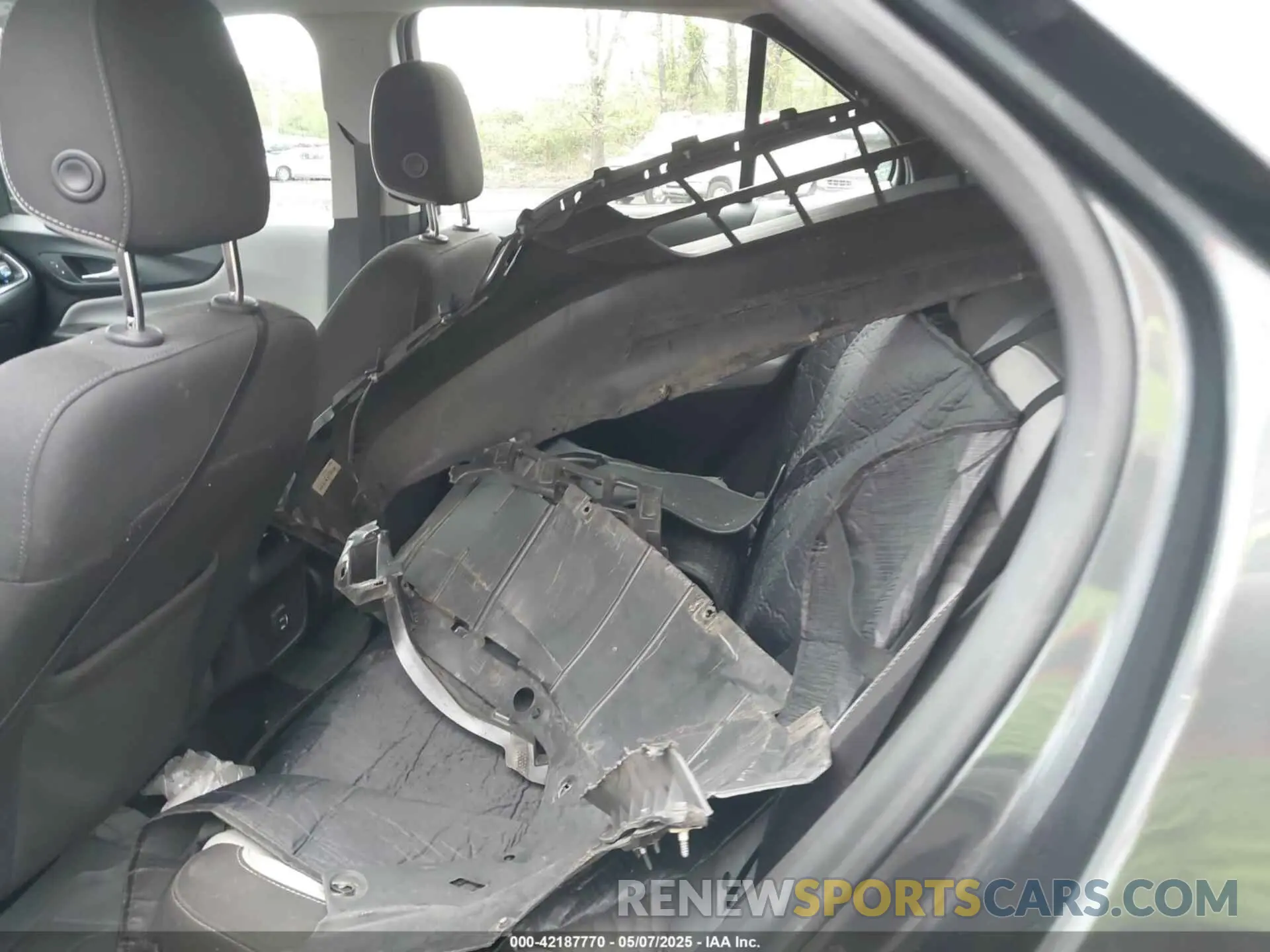 8 Photograph of a damaged car 3GNAXSEV9KS678569 CHEVROLET EQUINOX 2019