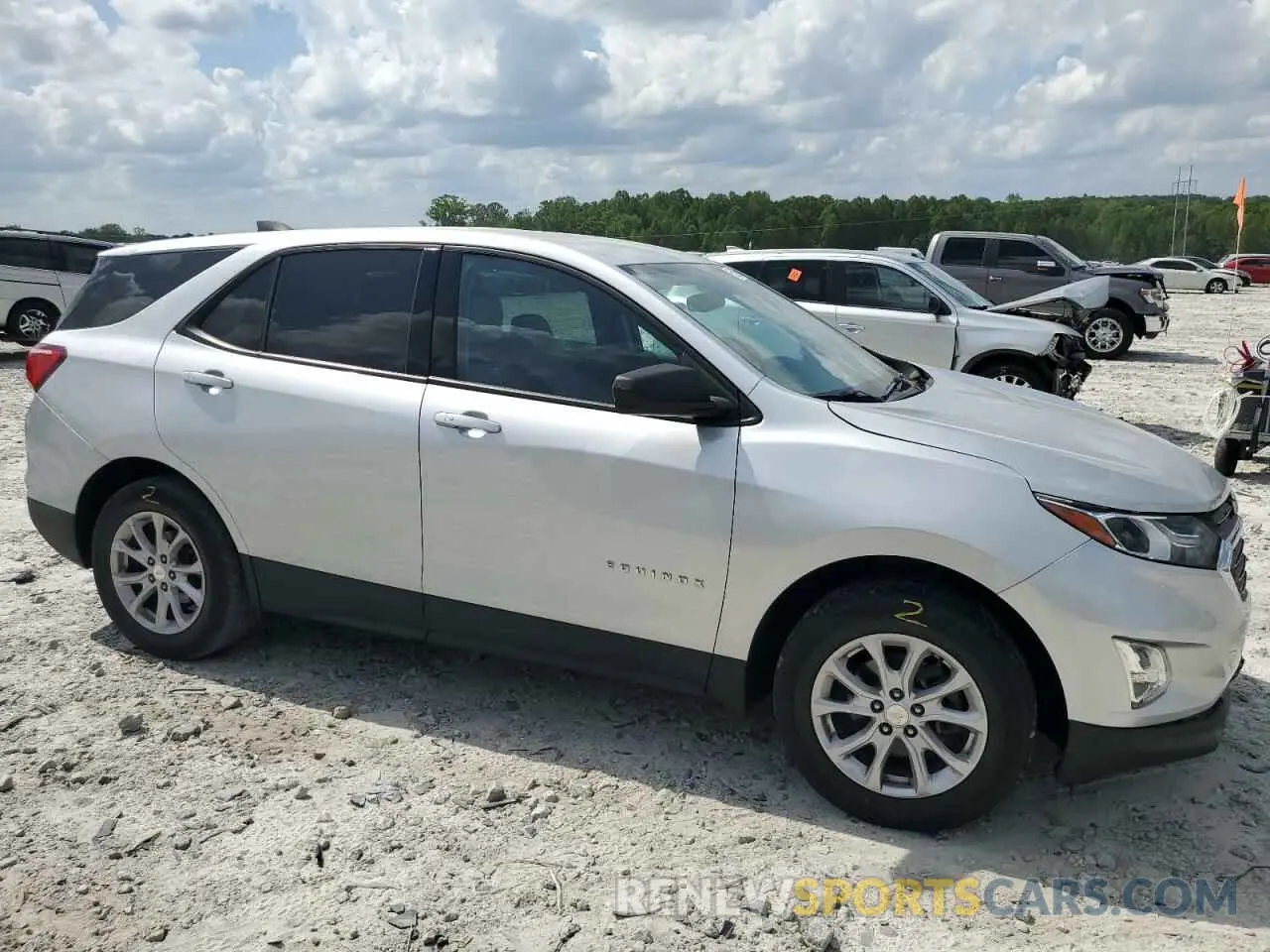 4 Photograph of a damaged car 3GNAXSEVXKS632734 CHEVROLET EQUINOX 2019