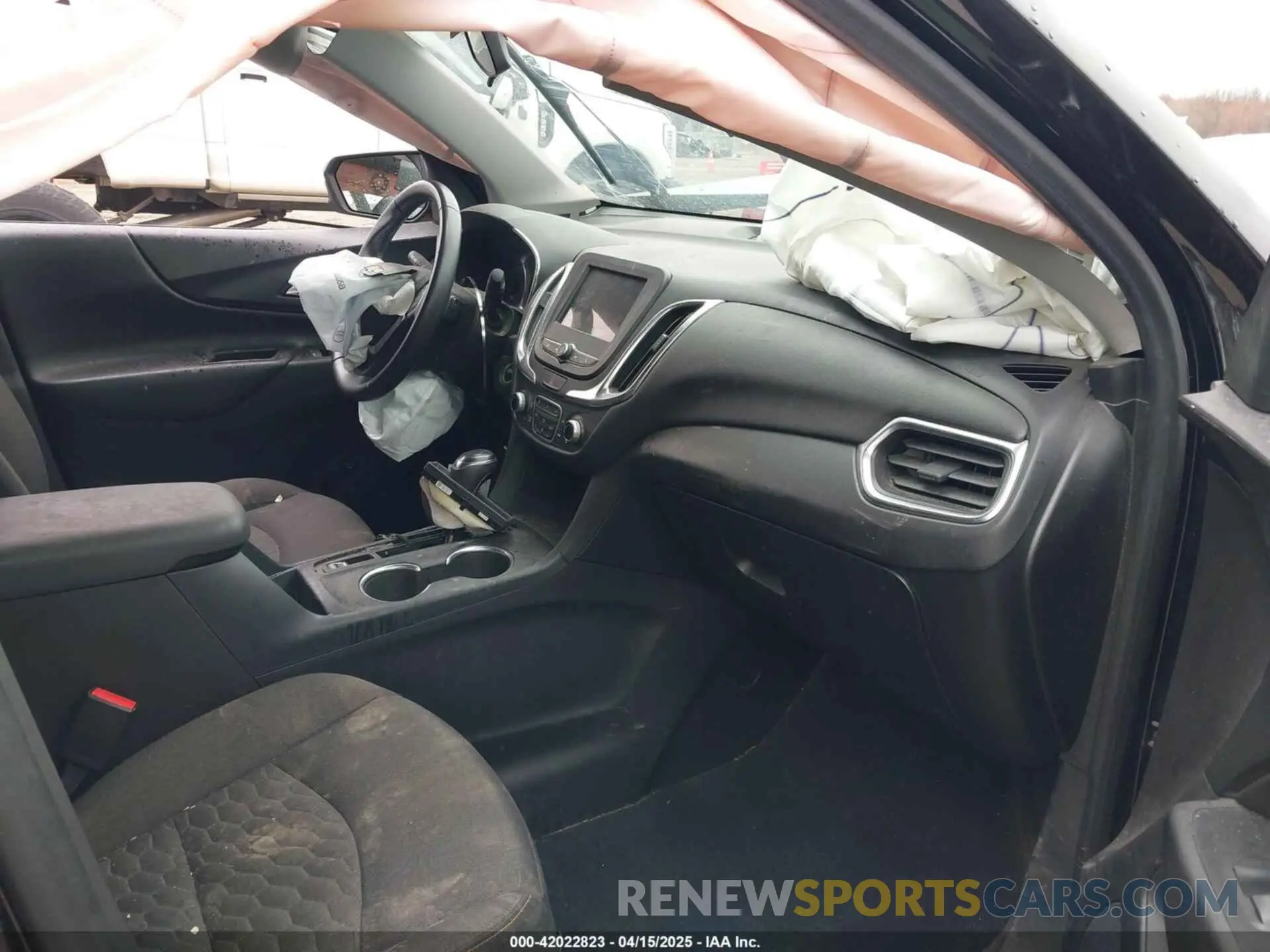 5 Photograph of a damaged car 3GNAXUEV0KL231313 CHEVROLET EQUINOX 2019