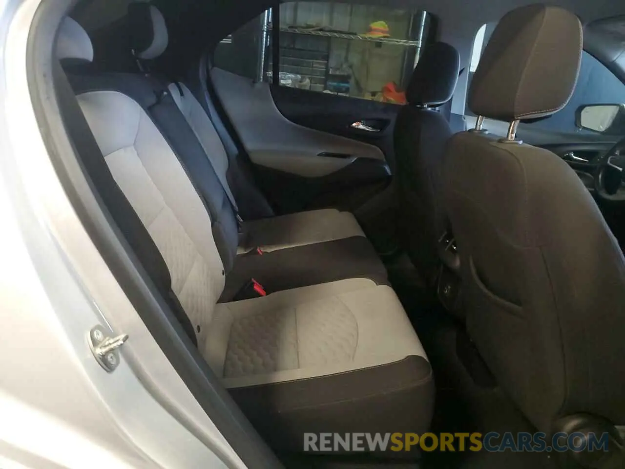 11 Photograph of a damaged car 3GNAXUEV0KS632785 CHEVROLET EQUINOX 2019