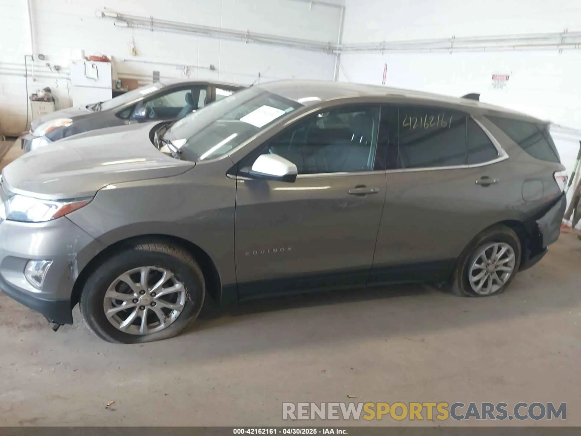 13 Photograph of a damaged car 3GNAXUEV1KS516124 CHEVROLET EQUINOX 2019