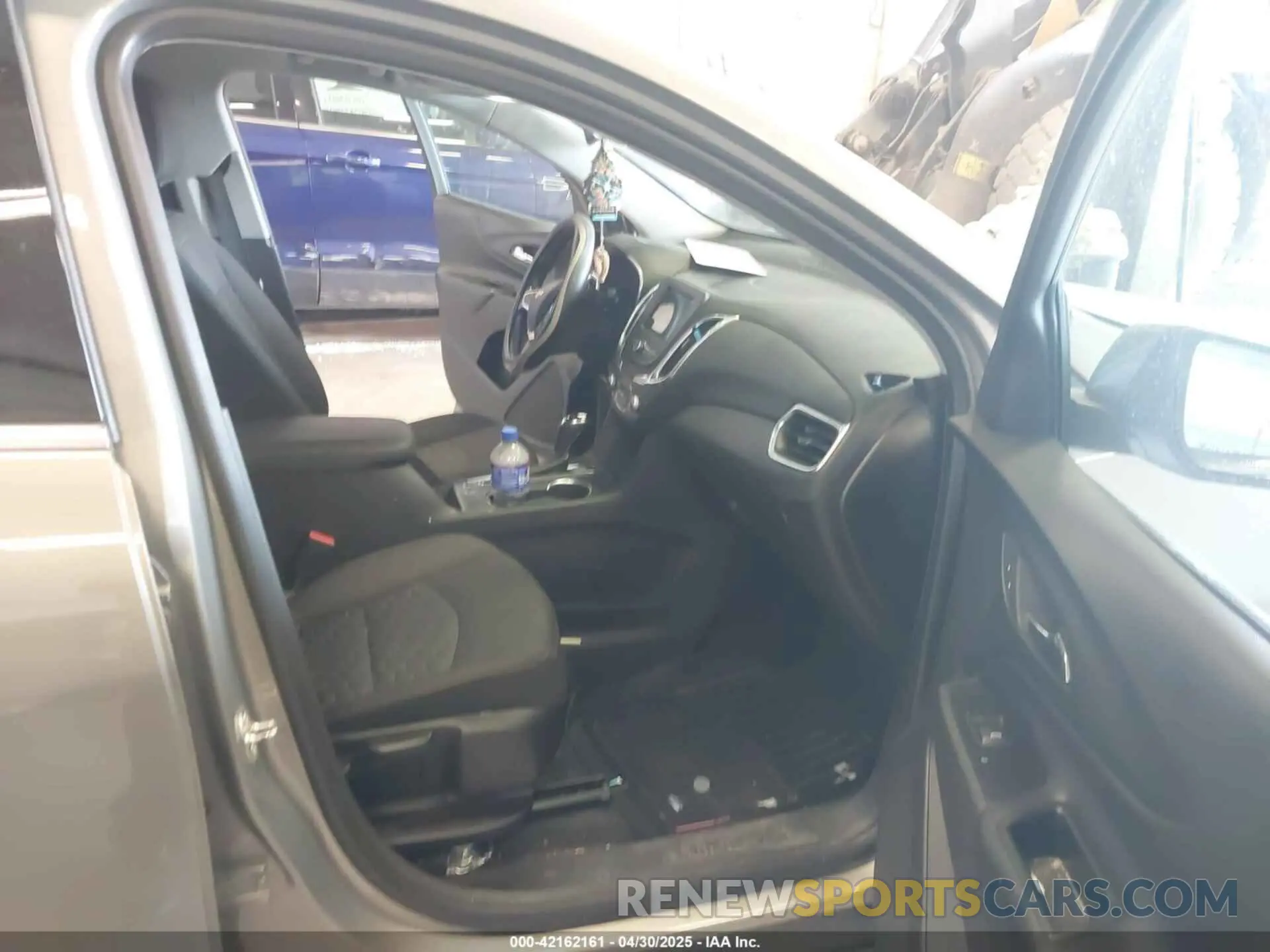 5 Photograph of a damaged car 3GNAXUEV1KS516124 CHEVROLET EQUINOX 2019
