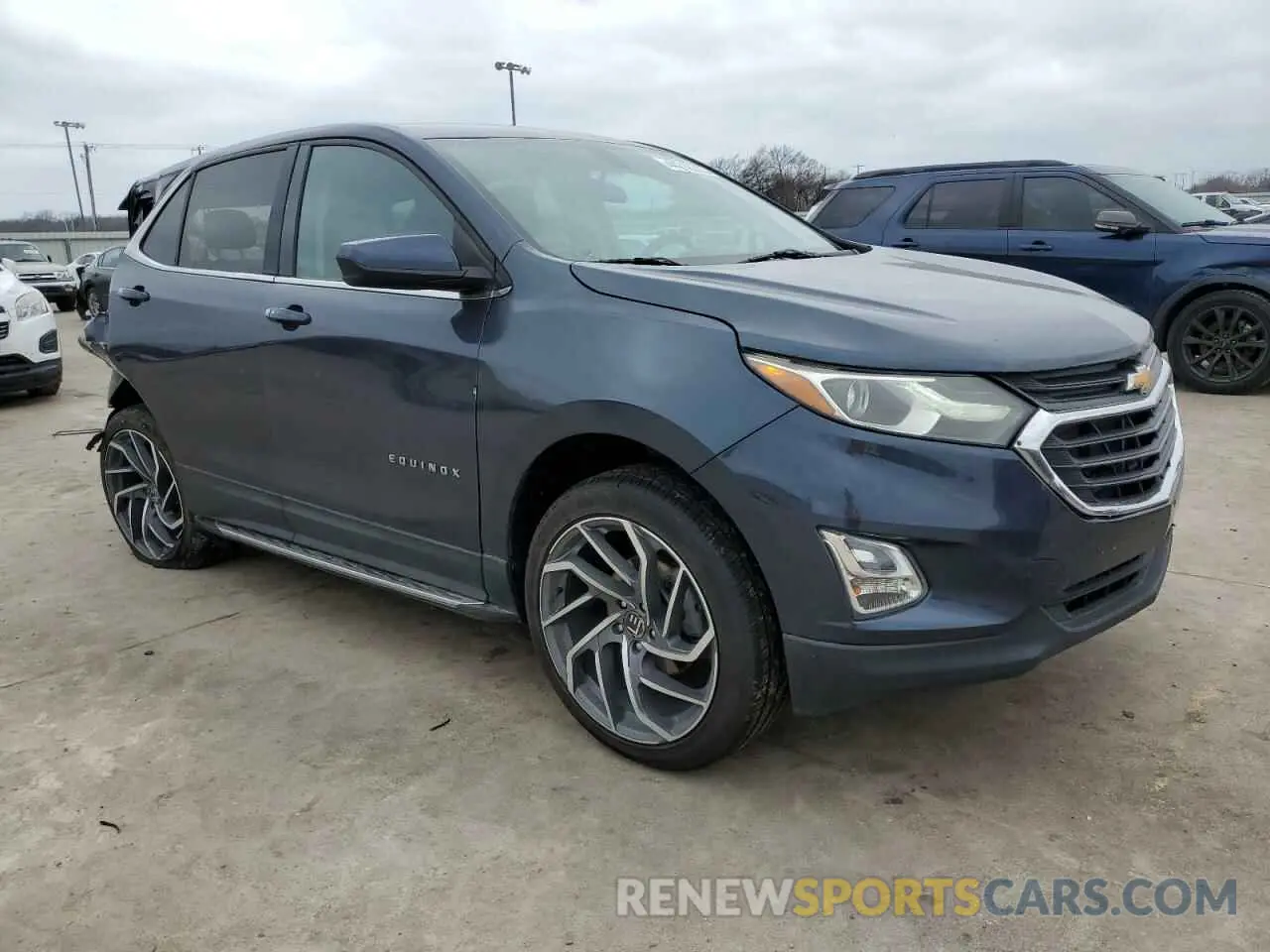 4 Photograph of a damaged car 3GNAXUEV2KL173737 CHEVROLET EQUINOX 2019