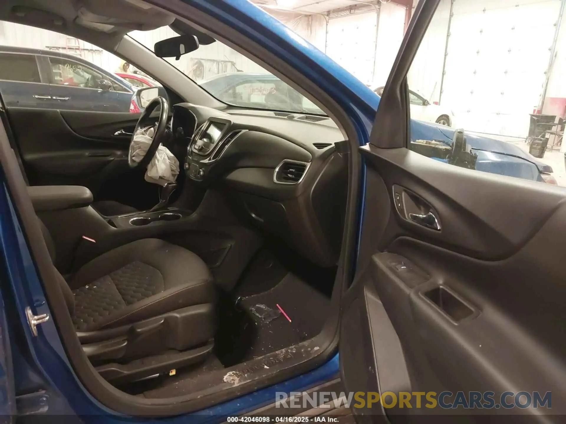 5 Photograph of a damaged car 3GNAXUEV2KS512051 CHEVROLET EQUINOX 2019