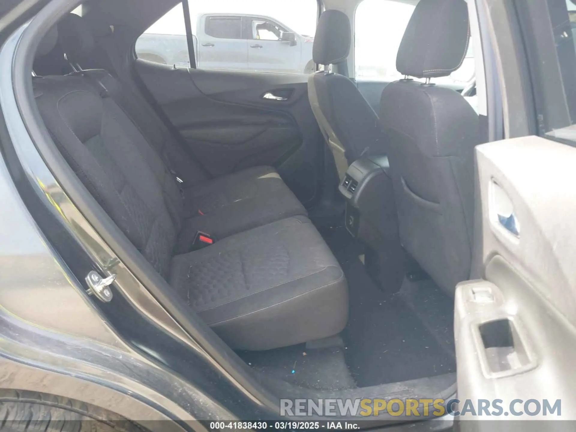 8 Photograph of a damaged car 3GNAXUEV4KL137371 CHEVROLET EQUINOX 2019