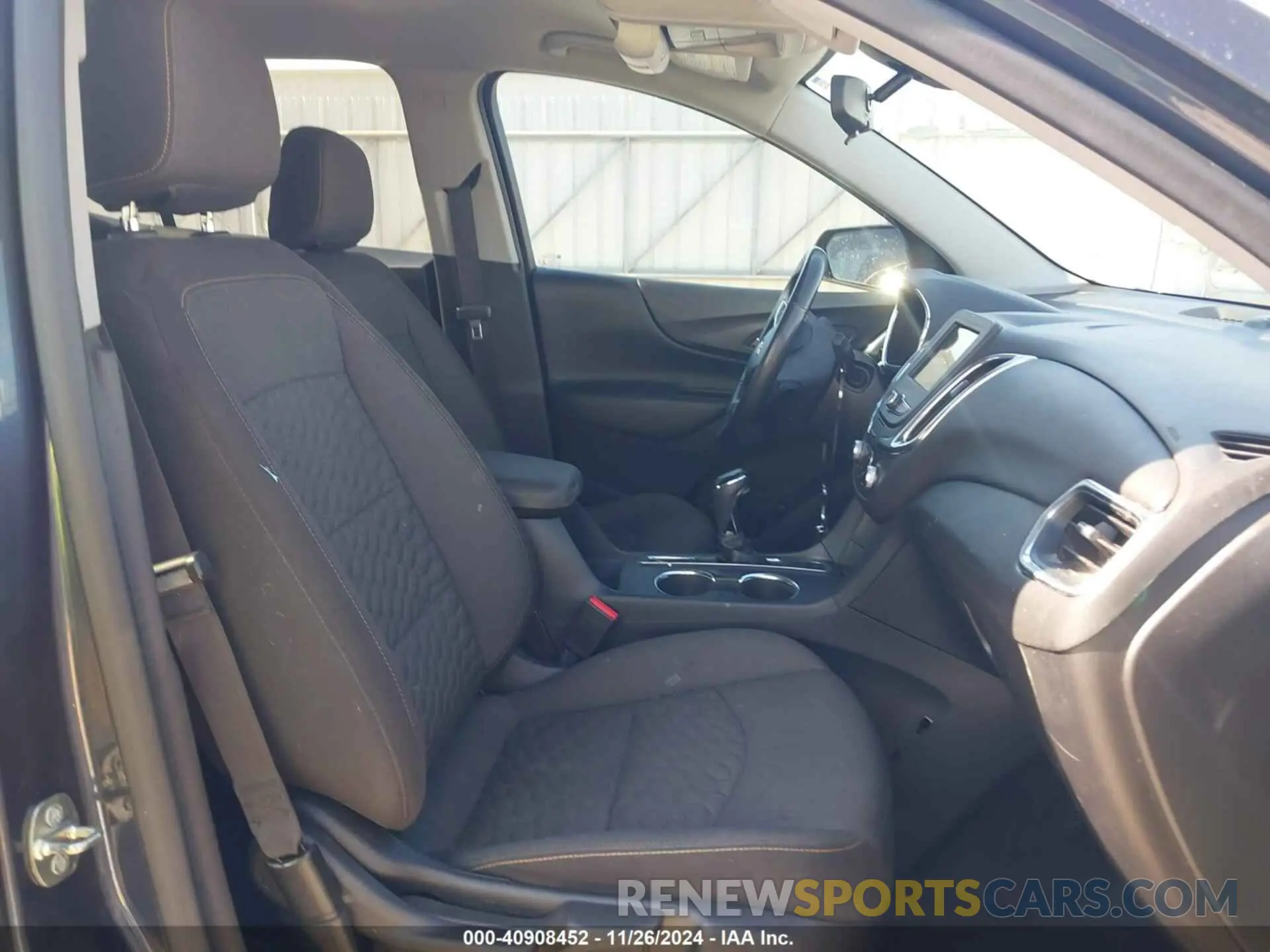 5 Photograph of a damaged car 3GNAXUEV4KS515873 CHEVROLET EQUINOX 2019