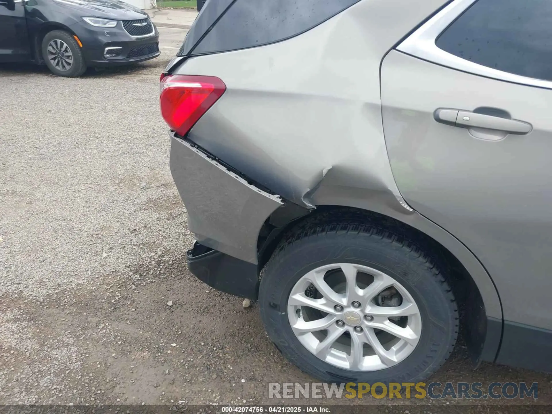 17 Photograph of a damaged car 3GNAXUEV4KS554897 CHEVROLET EQUINOX 2019