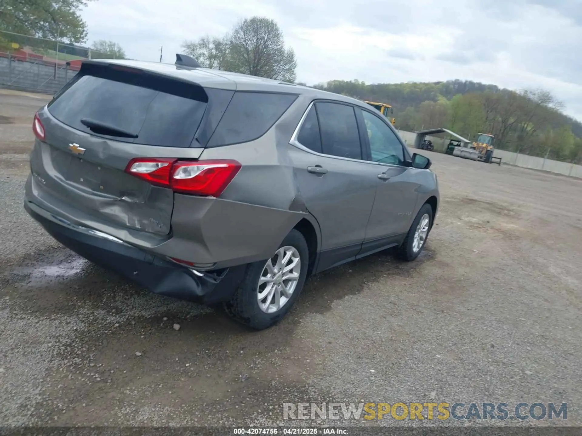 4 Photograph of a damaged car 3GNAXUEV4KS554897 CHEVROLET EQUINOX 2019