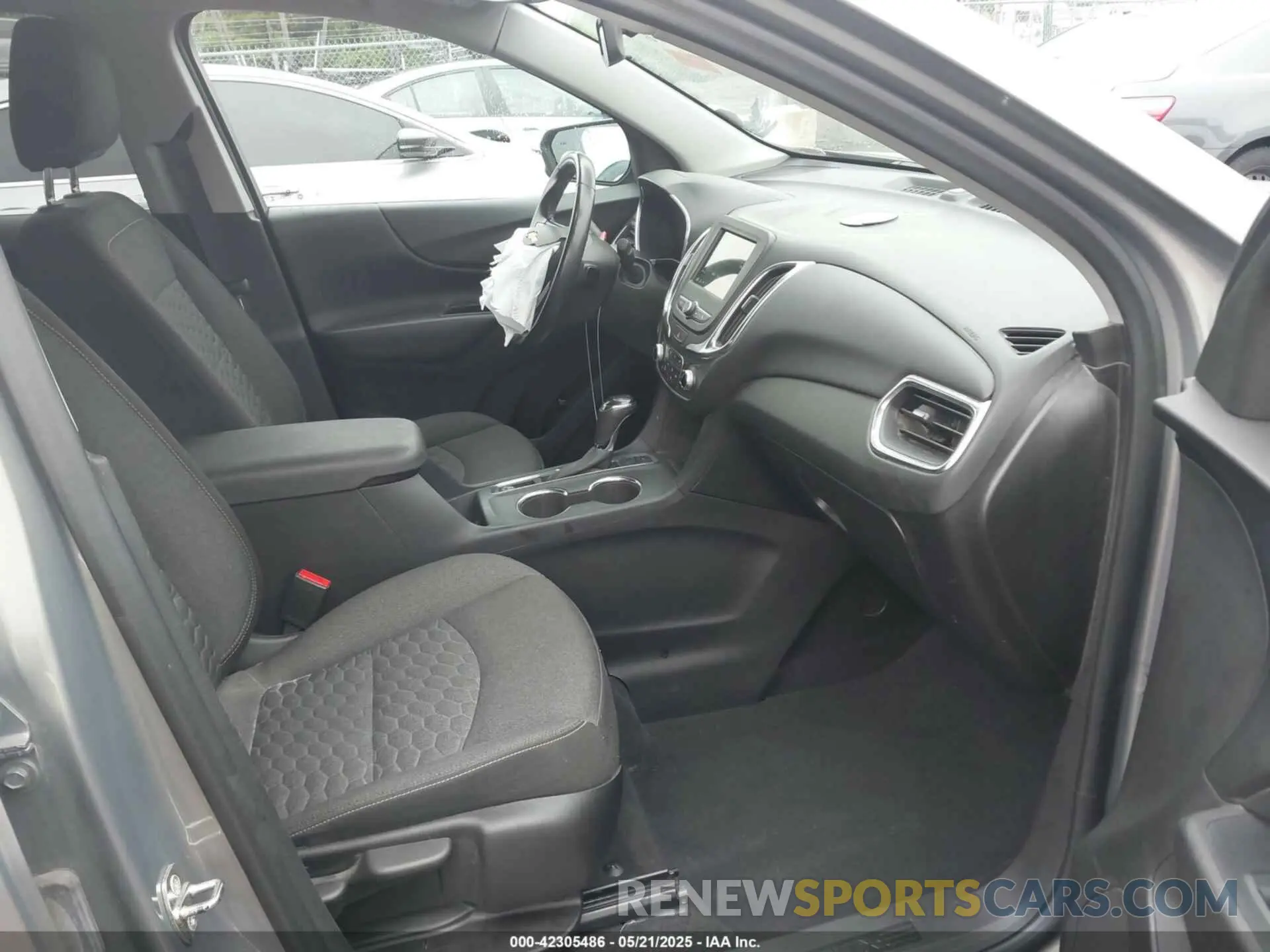 5 Photograph of a damaged car 3GNAXUEV4KS577841 CHEVROLET EQUINOX 2019