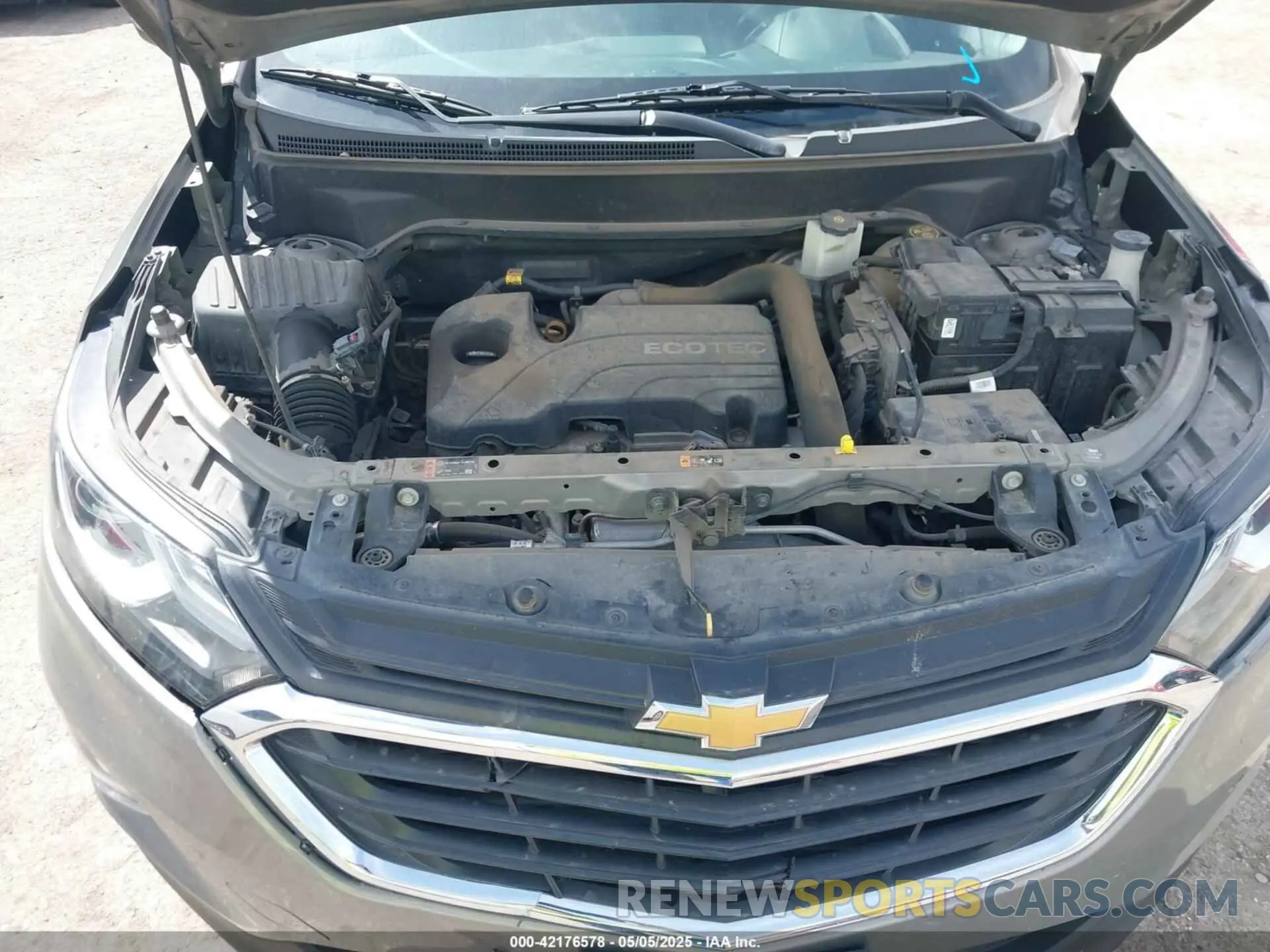 10 Photograph of a damaged car 3GNAXUEV4KS583736 CHEVROLET EQUINOX 2019