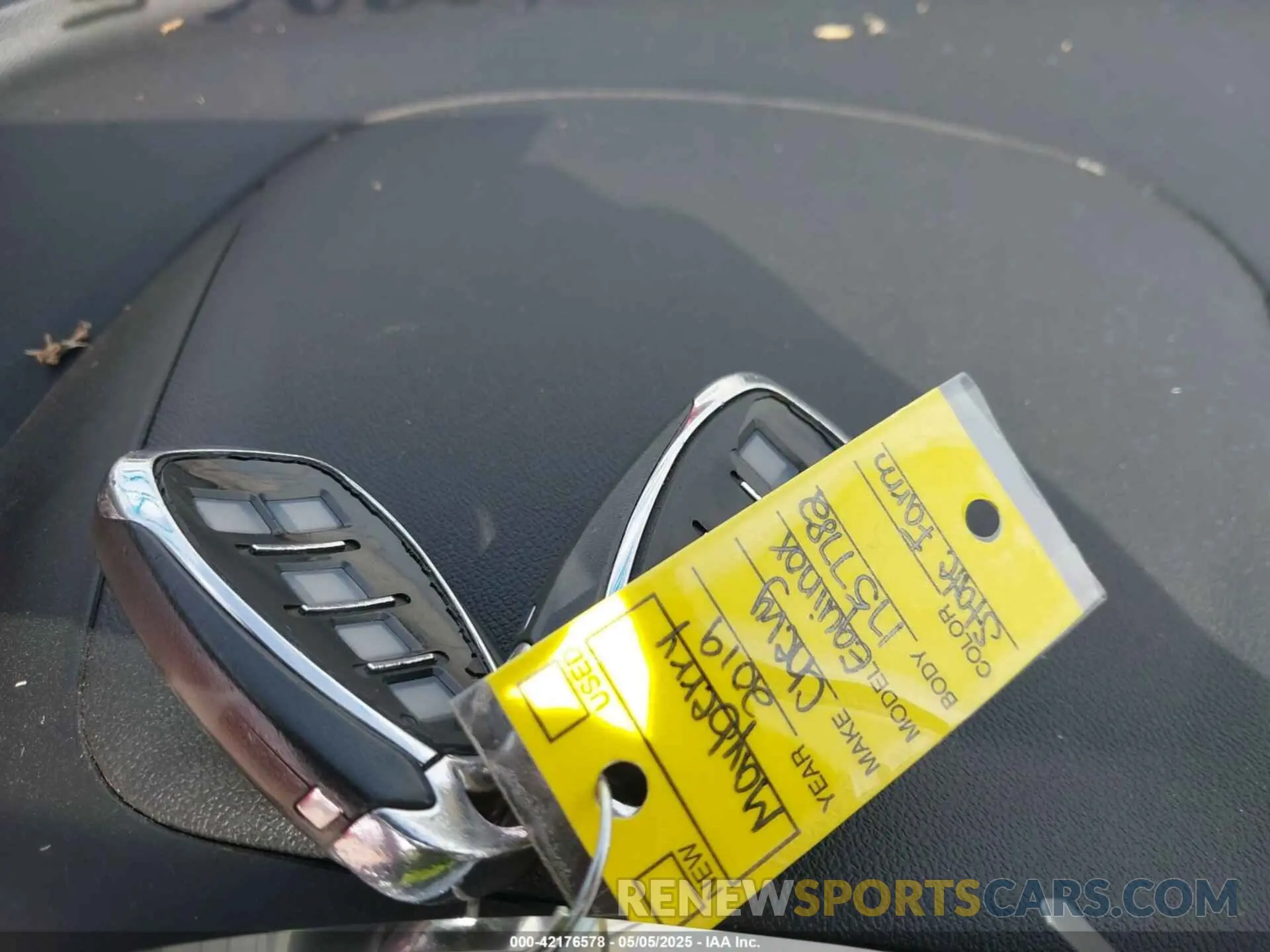 11 Photograph of a damaged car 3GNAXUEV4KS583736 CHEVROLET EQUINOX 2019