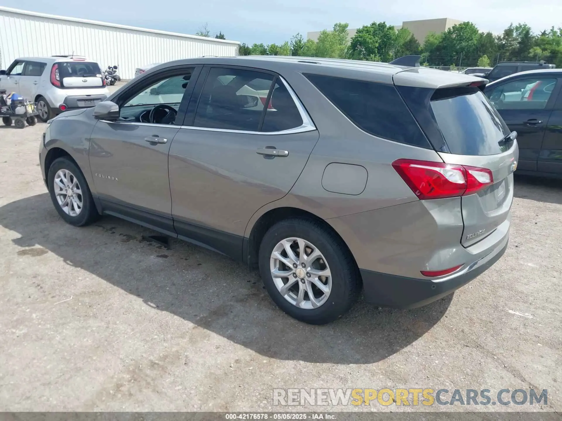 3 Photograph of a damaged car 3GNAXUEV4KS583736 CHEVROLET EQUINOX 2019