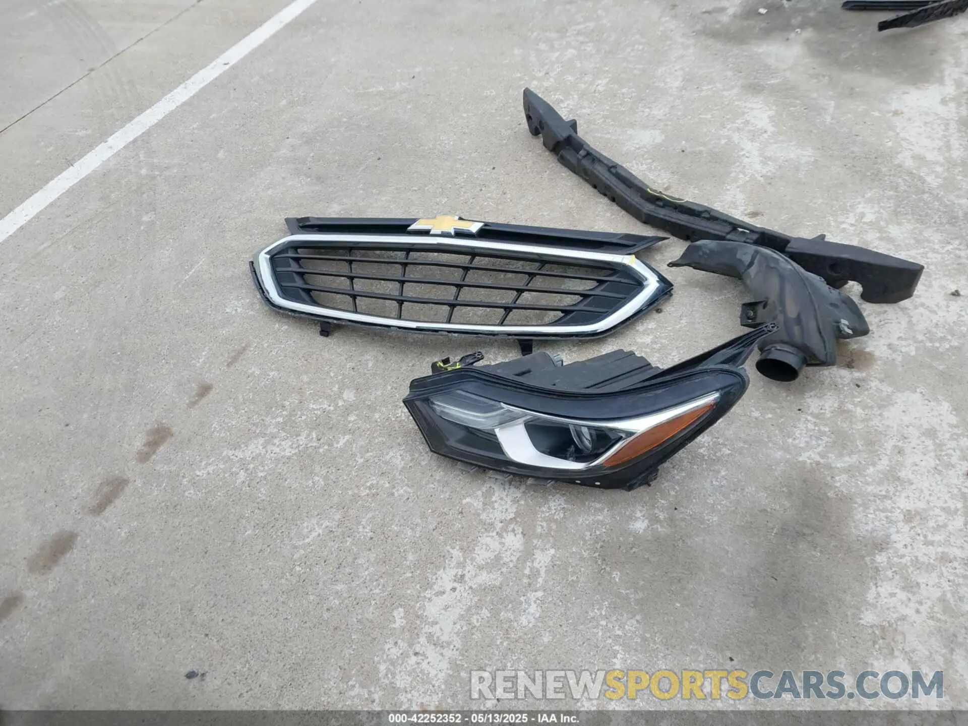 12 Photograph of a damaged car 3GNAXUEV4KS636788 CHEVROLET EQUINOX 2019