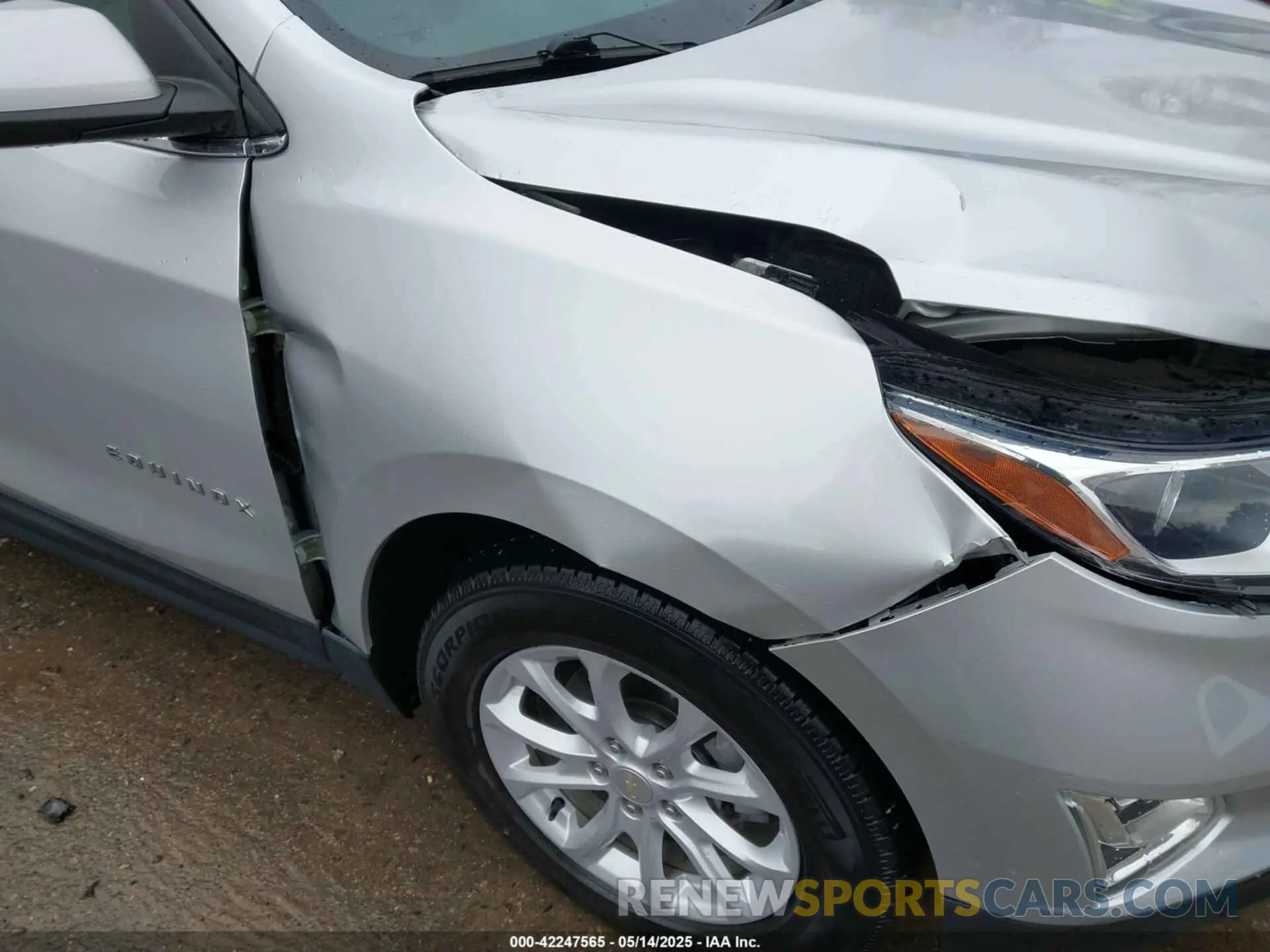 18 Photograph of a damaged car 3GNAXUEV4KS640906 CHEVROLET EQUINOX 2019
