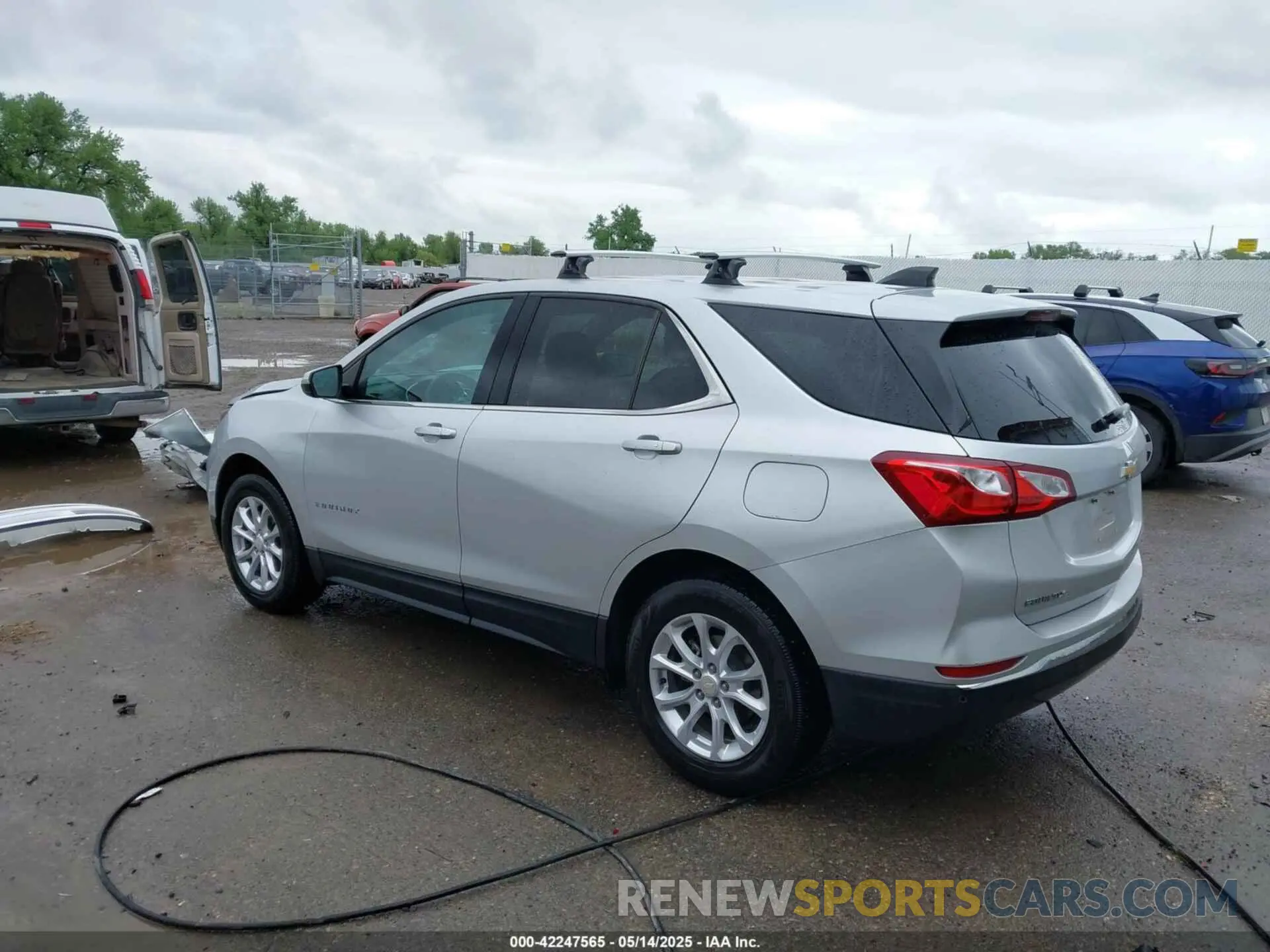 3 Photograph of a damaged car 3GNAXUEV4KS640906 CHEVROLET EQUINOX 2019