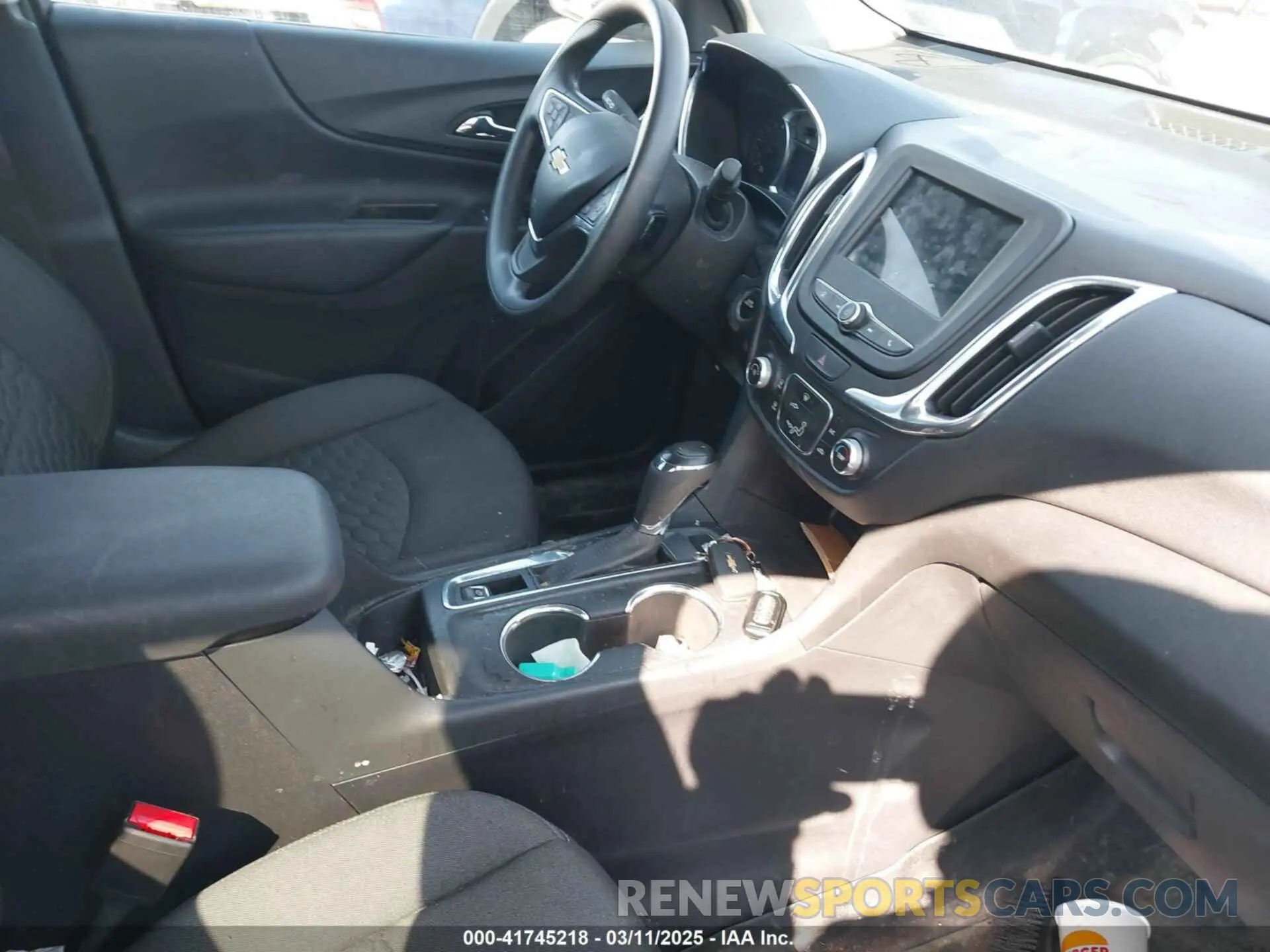 5 Photograph of a damaged car 3GNAXUEV5KS670478 CHEVROLET EQUINOX 2019