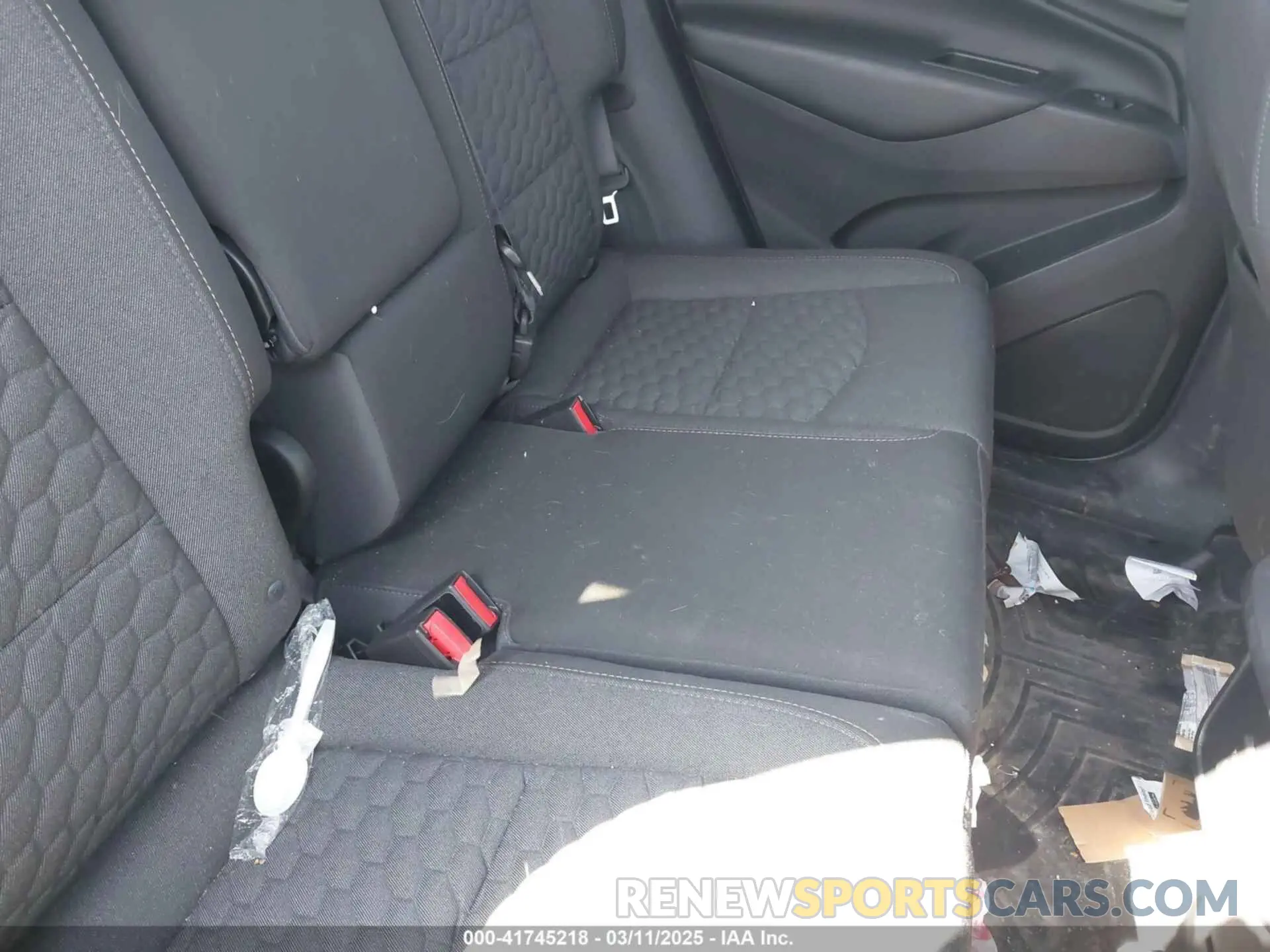 8 Photograph of a damaged car 3GNAXUEV5KS670478 CHEVROLET EQUINOX 2019