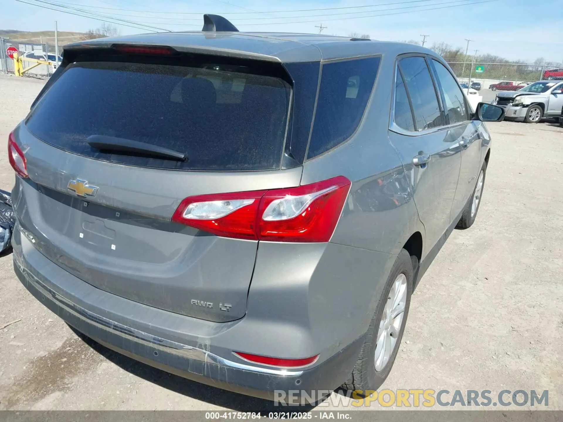 4 Photograph of a damaged car 3GNAXUEV6KS539754 CHEVROLET EQUINOX 2019