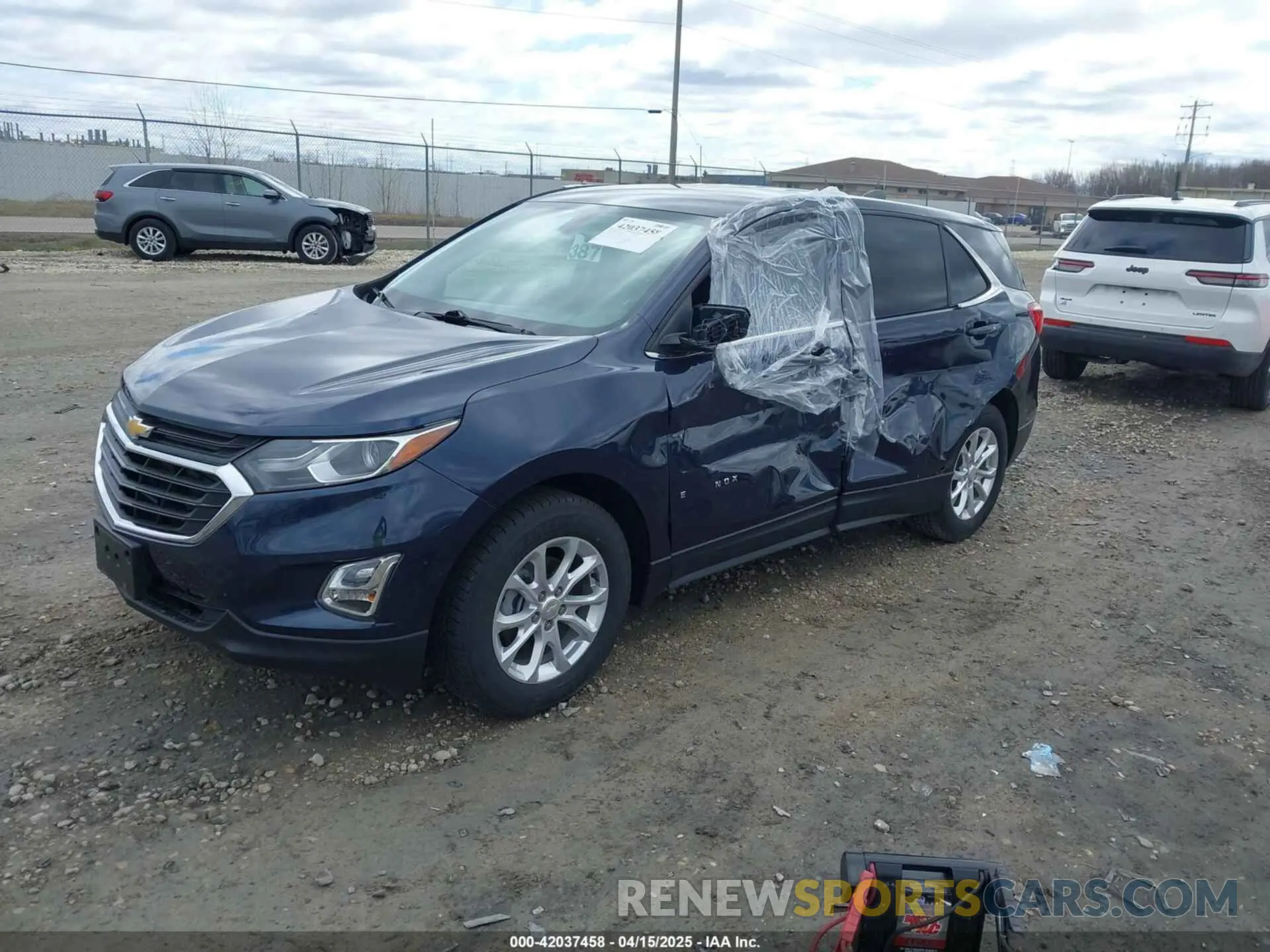 2 Photograph of a damaged car 3GNAXUEV6KS545960 CHEVROLET EQUINOX 2019