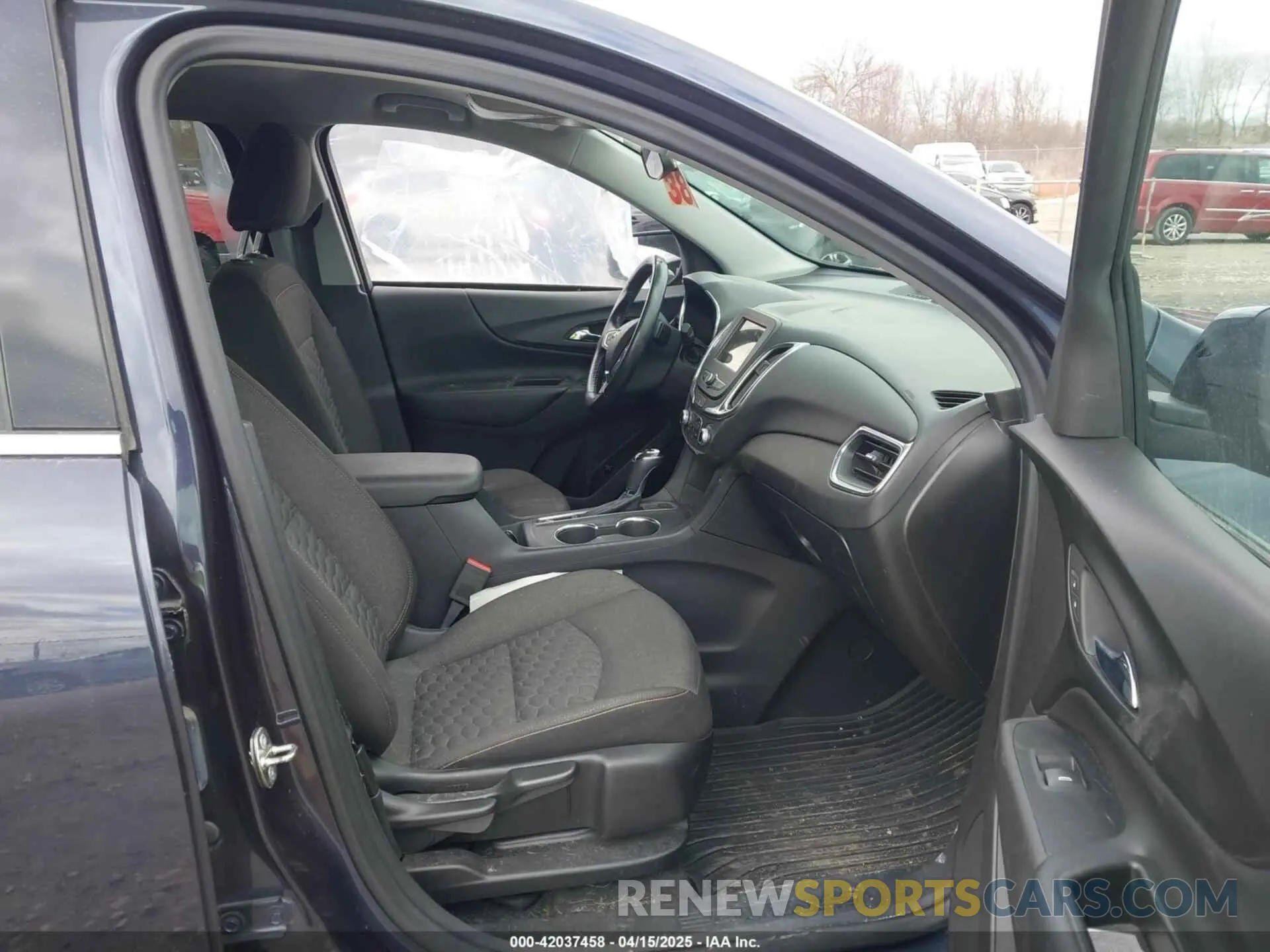 5 Photograph of a damaged car 3GNAXUEV6KS545960 CHEVROLET EQUINOX 2019