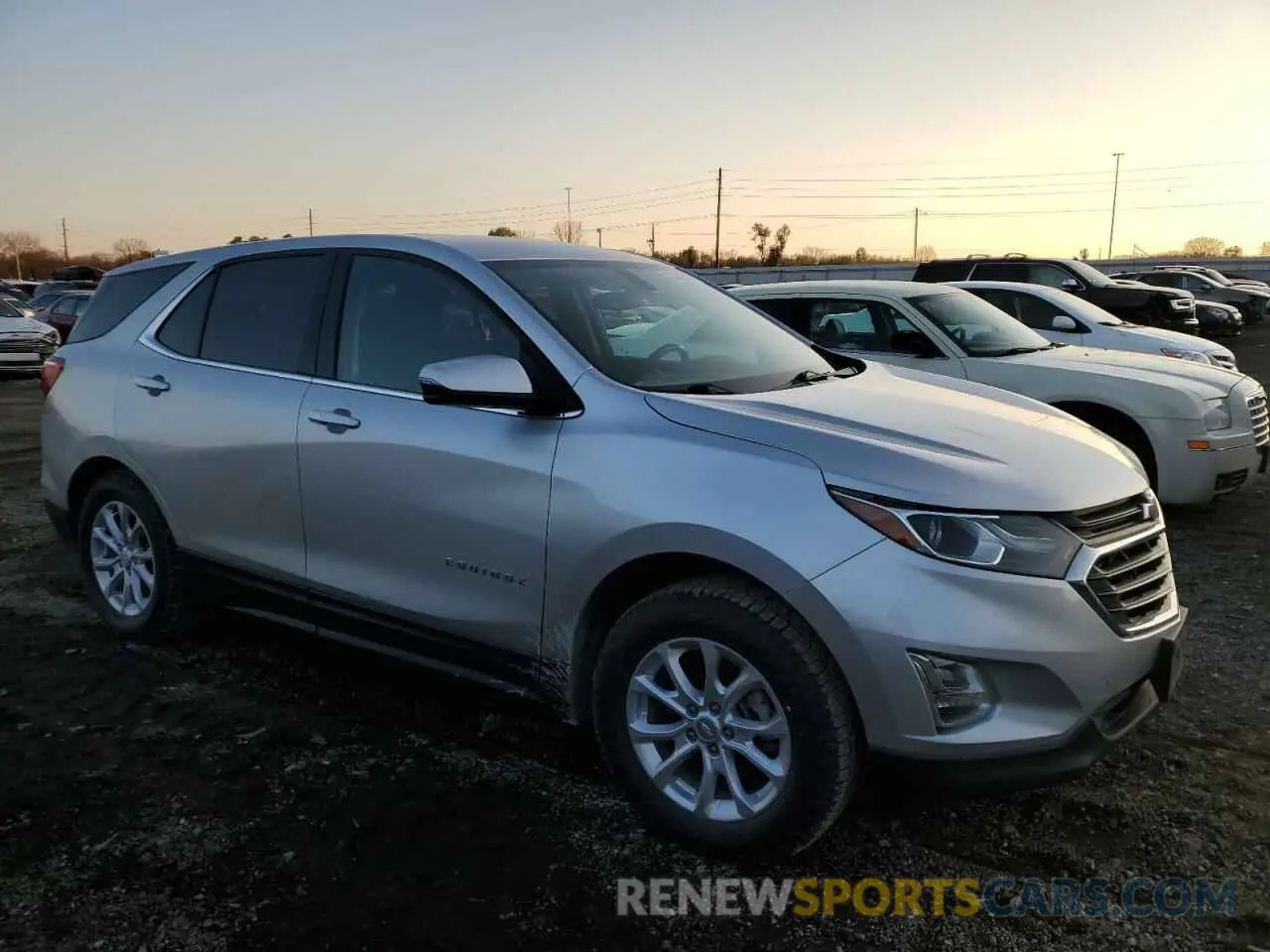 4 Photograph of a damaged car 3GNAXUEV6KS630782 CHEVROLET EQUINOX 2019