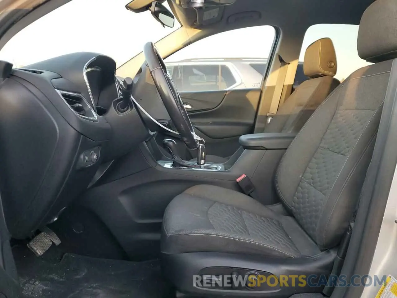 7 Photograph of a damaged car 3GNAXUEV6KS630782 CHEVROLET EQUINOX 2019