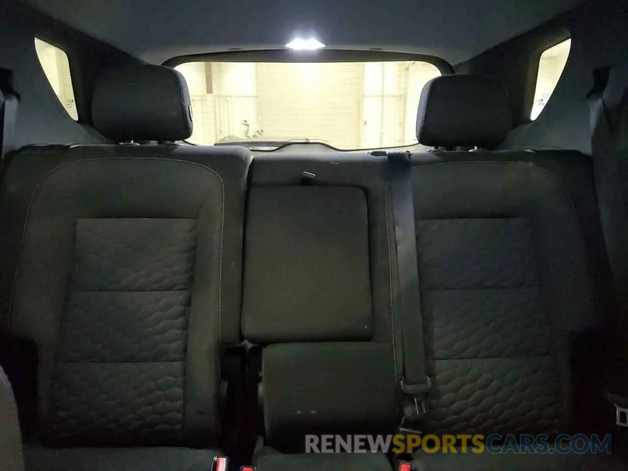 10 Photograph of a damaged car 3GNAXUEV7KL245614 CHEVROLET EQUINOX 2019