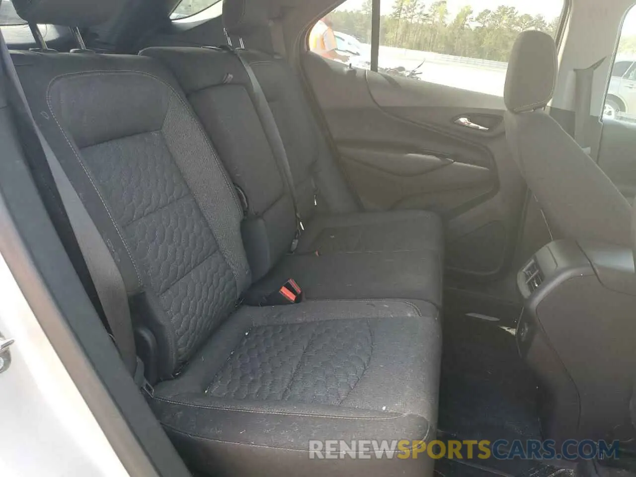 11 Photograph of a damaged car 3GNAXUEV7KS660101 CHEVROLET EQUINOX 2019