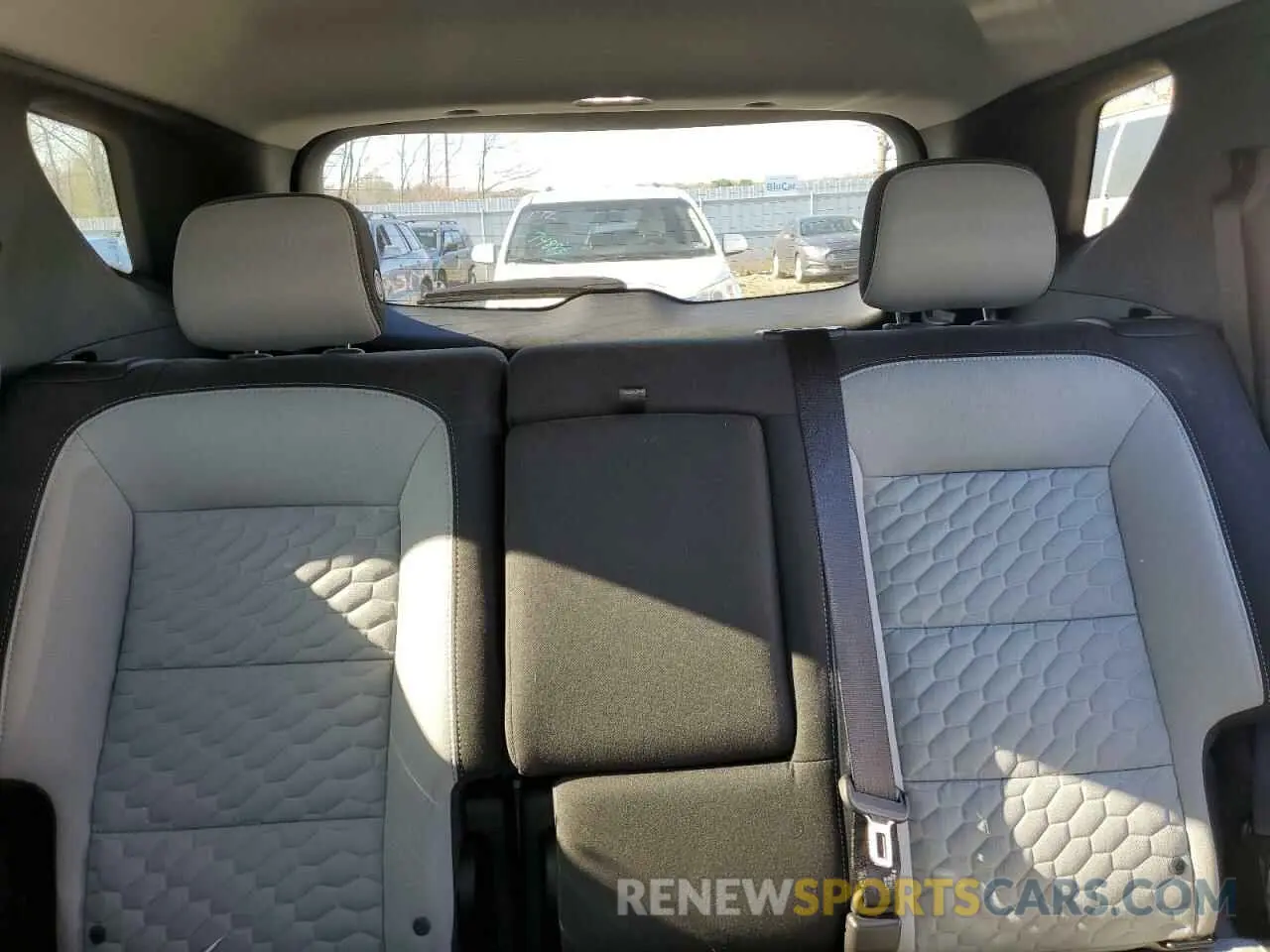 10 Photograph of a damaged car 3GNAXUEV7KS676735 CHEVROLET EQUINOX 2019