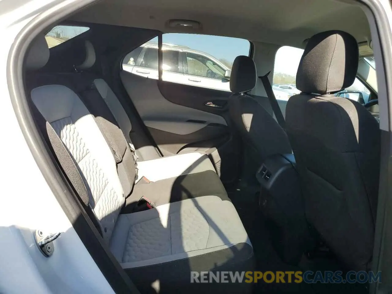 11 Photograph of a damaged car 3GNAXUEV7KS676735 CHEVROLET EQUINOX 2019