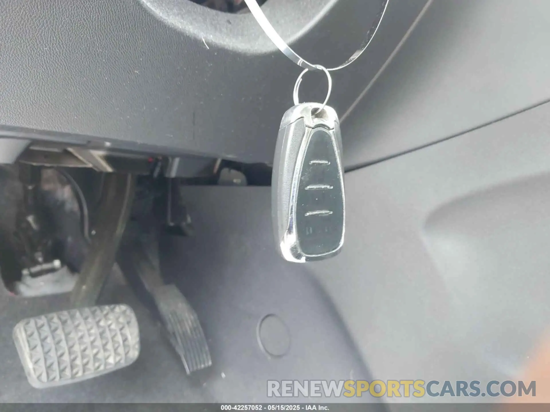 11 Photograph of a damaged car 3GNAXUEV8KS503869 CHEVROLET EQUINOX 2019