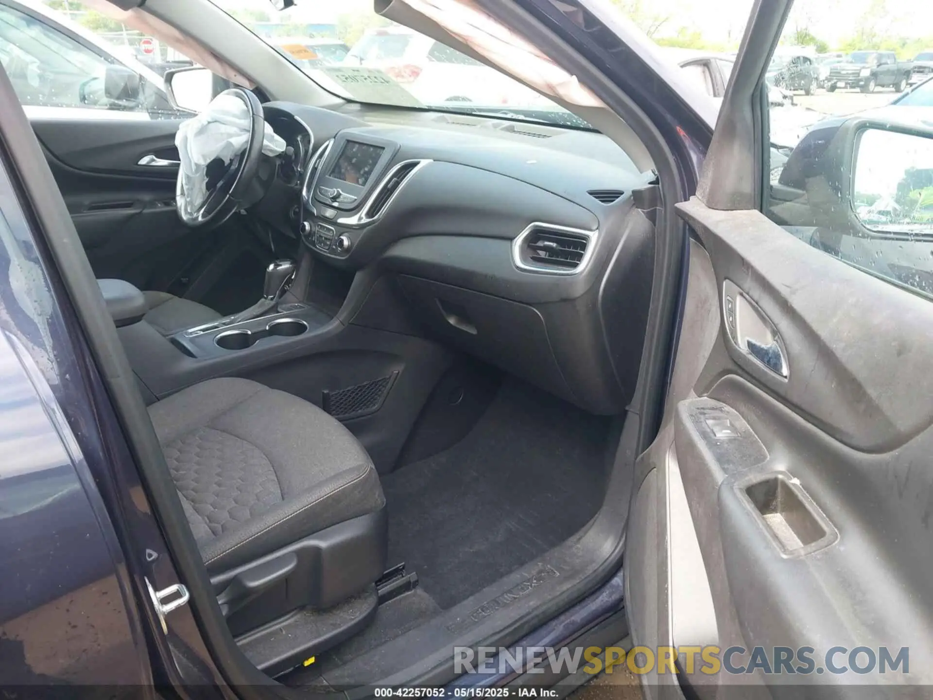 5 Photograph of a damaged car 3GNAXUEV8KS503869 CHEVROLET EQUINOX 2019