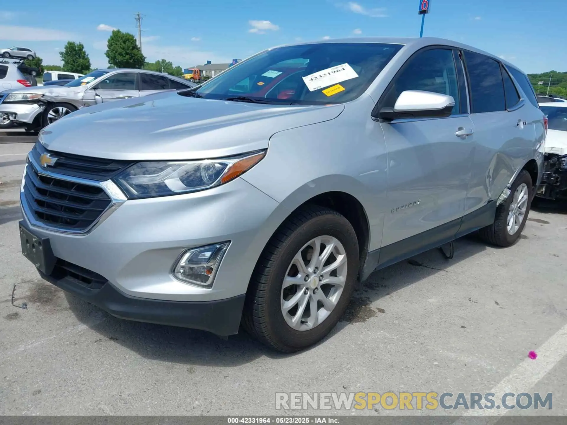 2 Photograph of a damaged car 3GNAXUEV8KS582041 CHEVROLET EQUINOX 2019