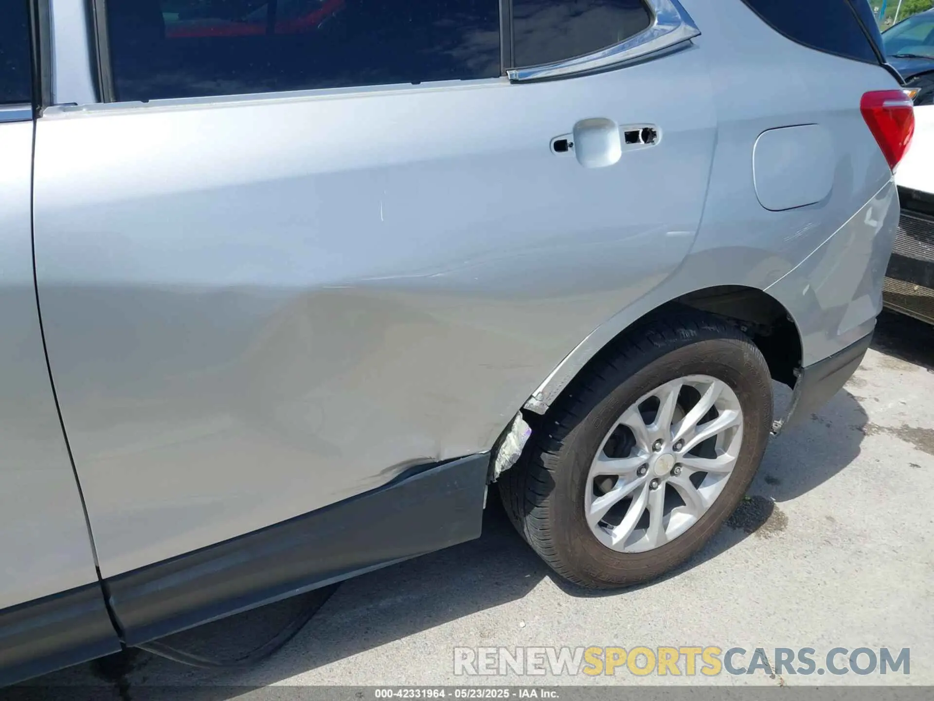 6 Photograph of a damaged car 3GNAXUEV8KS582041 CHEVROLET EQUINOX 2019