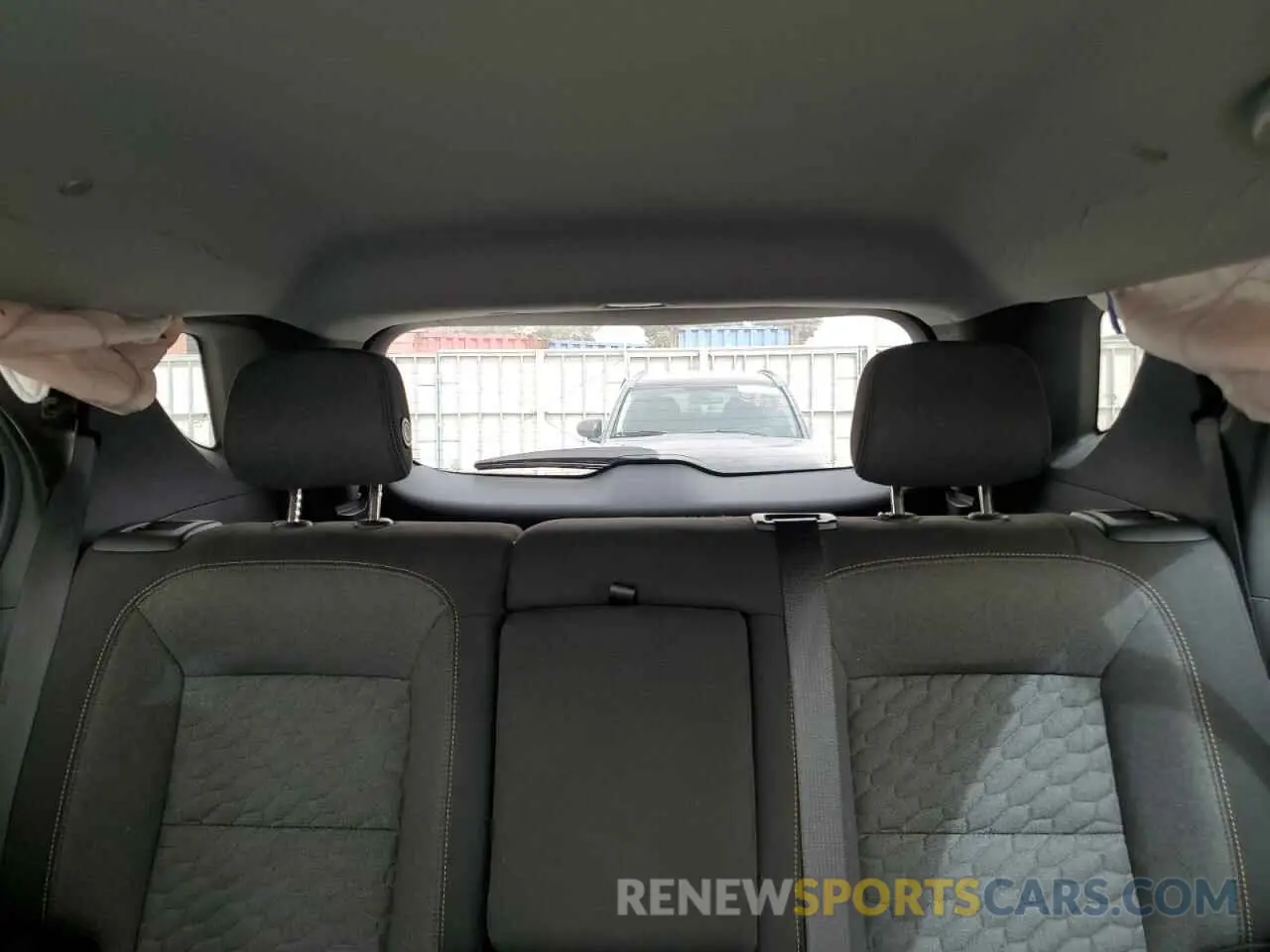 10 Photograph of a damaged car 3GNAXUEV8KS586557 CHEVROLET EQUINOX 2019