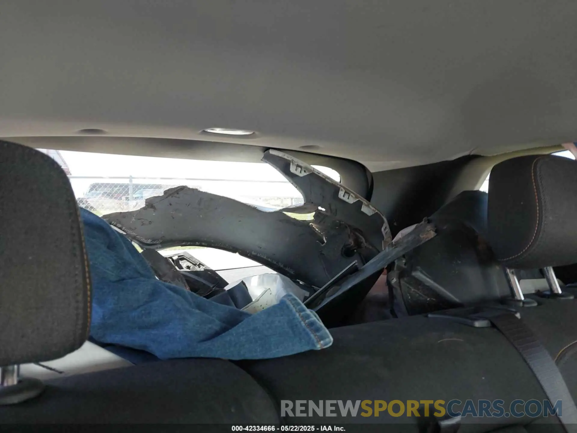 12 Photograph of a damaged car 3GNAXUEV9KL105306 CHEVROLET EQUINOX 2019
