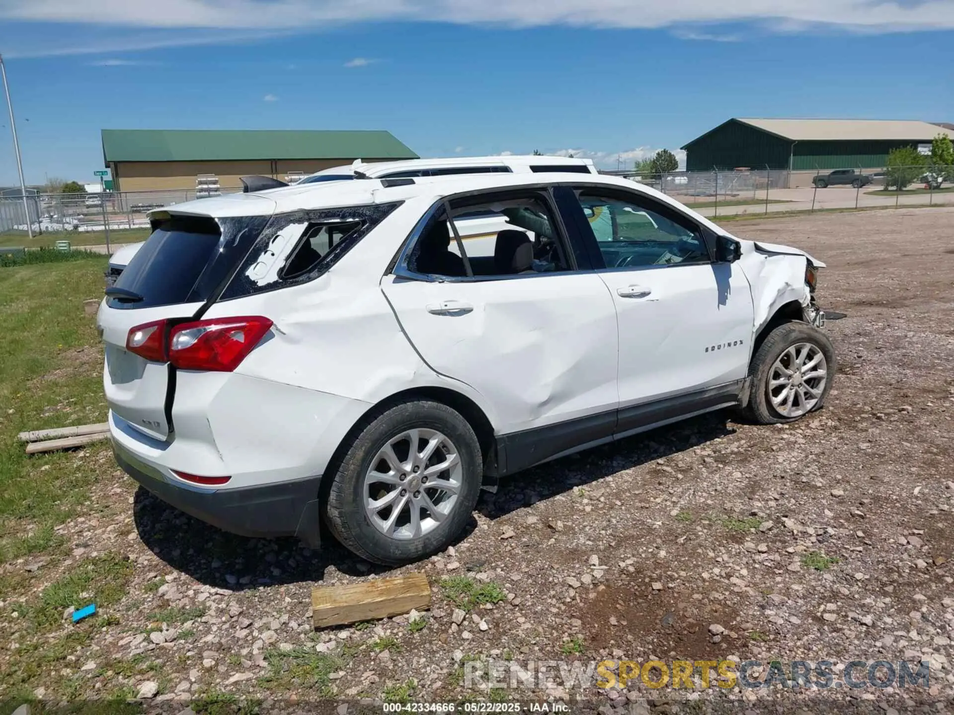4 Photograph of a damaged car 3GNAXUEV9KL105306 CHEVROLET EQUINOX 2019