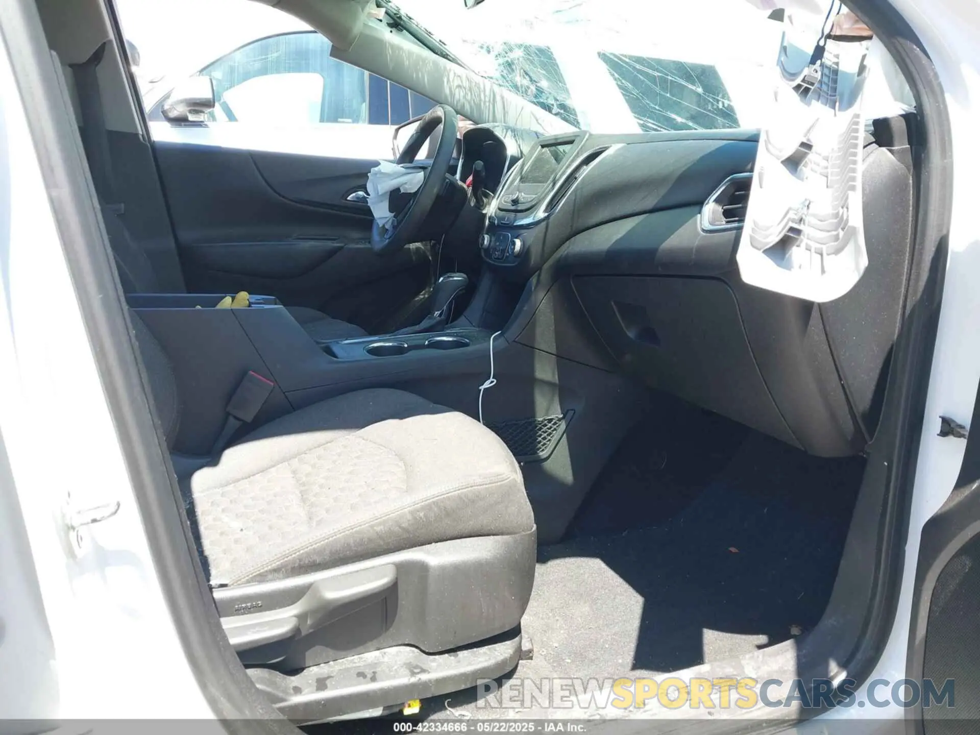 5 Photograph of a damaged car 3GNAXUEV9KL105306 CHEVROLET EQUINOX 2019