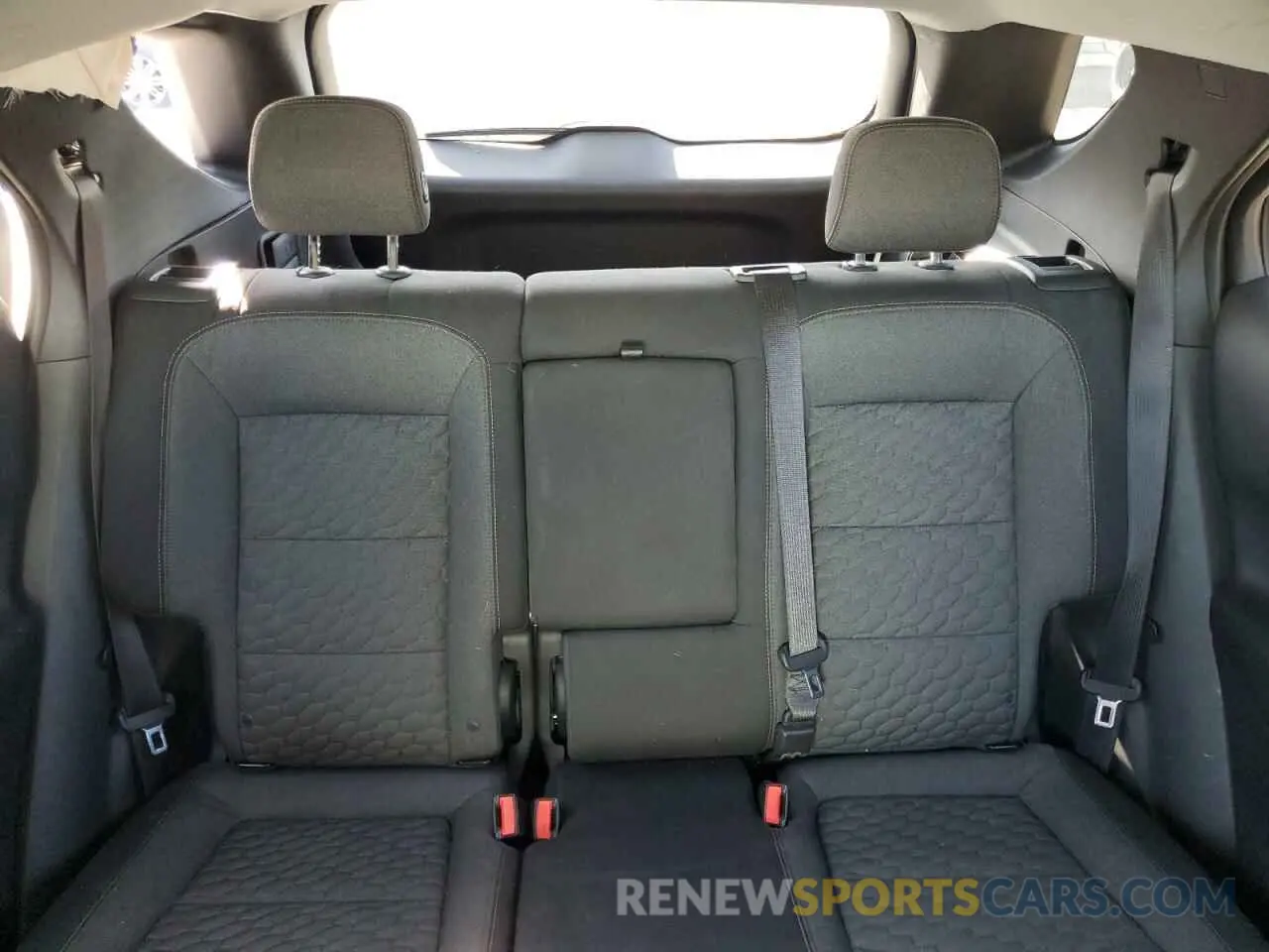 10 Photograph of a damaged car 3GNAXUEV9KL138273 CHEVROLET EQUINOX 2019