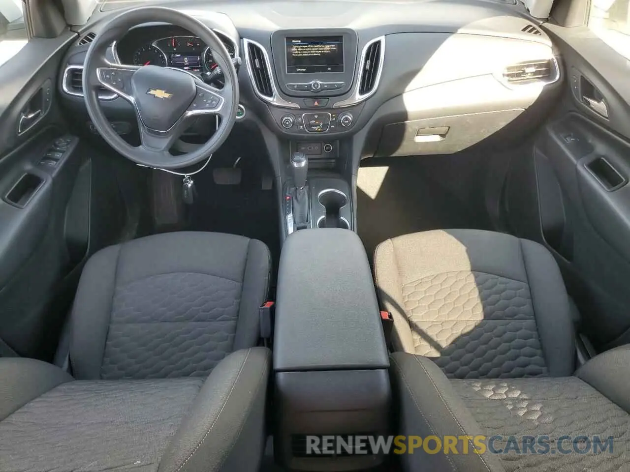8 Photograph of a damaged car 3GNAXUEV9KL138273 CHEVROLET EQUINOX 2019