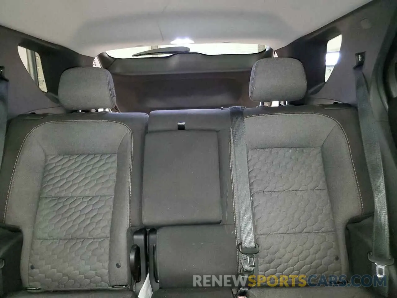 10 Photograph of a damaged car 3GNAXUEV9KL375457 CHEVROLET EQUINOX 2019